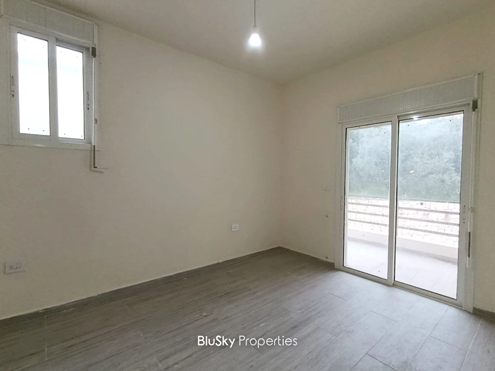 Apartment 130m² with Sea View for Sale in Bouar — الصورة 4