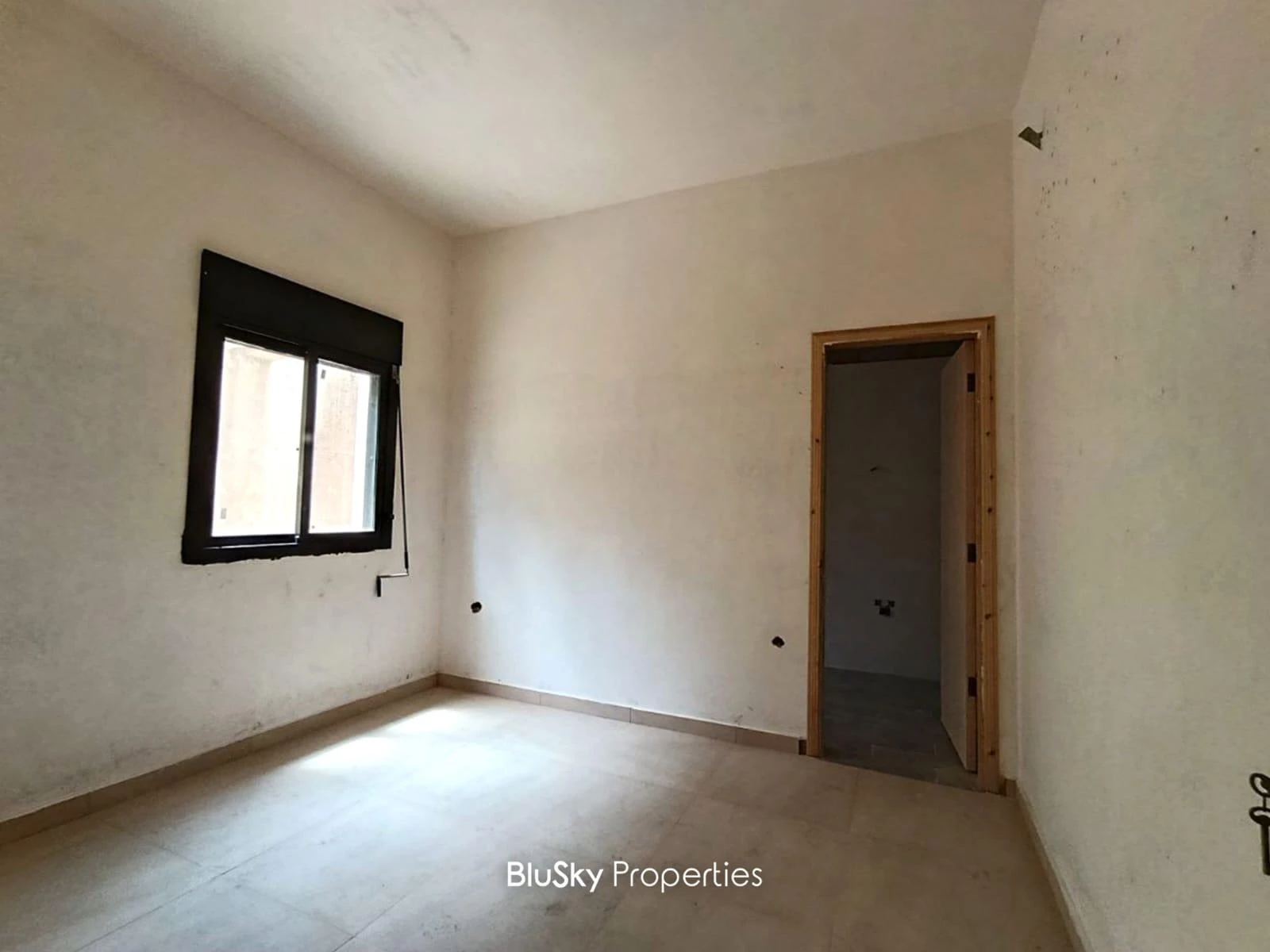 Apartment 145m² Terrace for Sale in Bouar — الصورة 3
