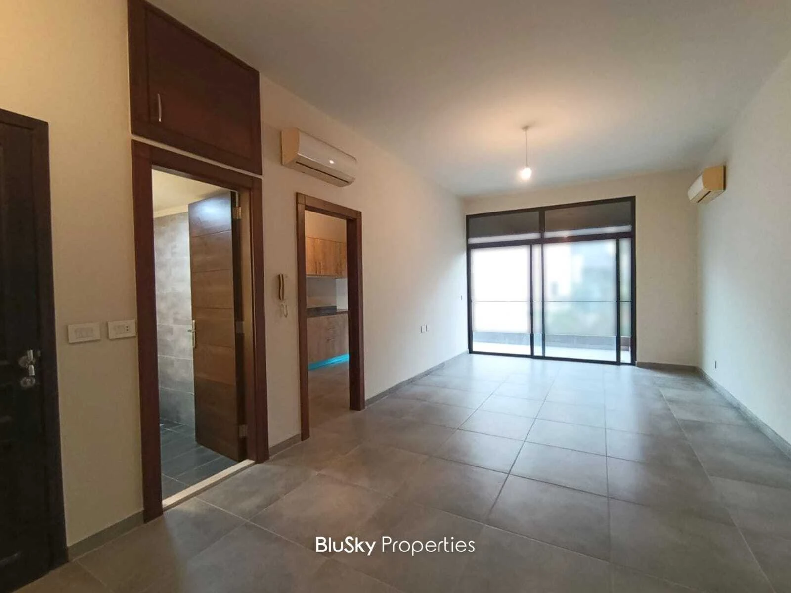 Apartment 155m² Terrace for Sale in Bouar