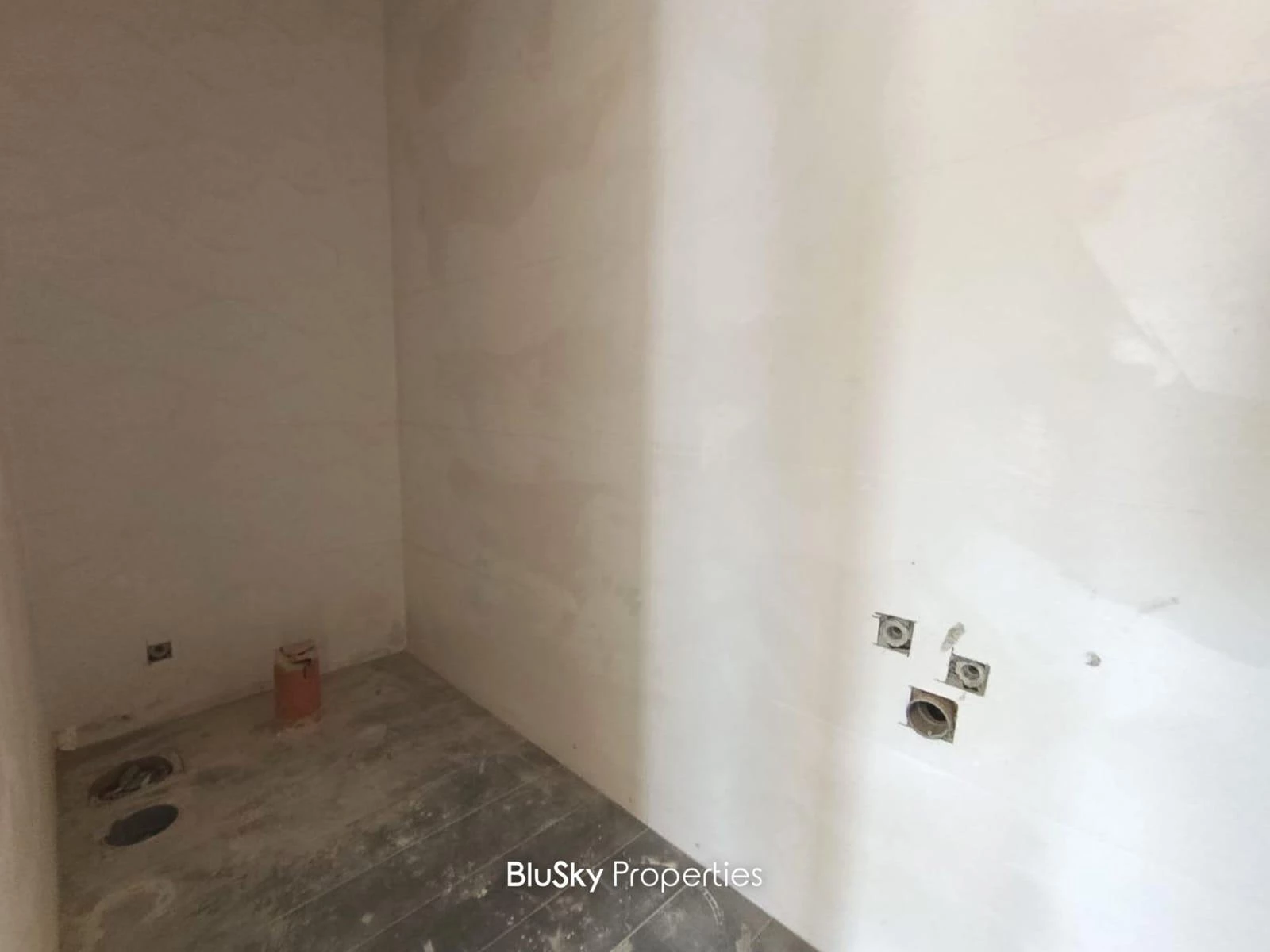 Duplex 160m² Sea View for Sale in Bouar — photo 3