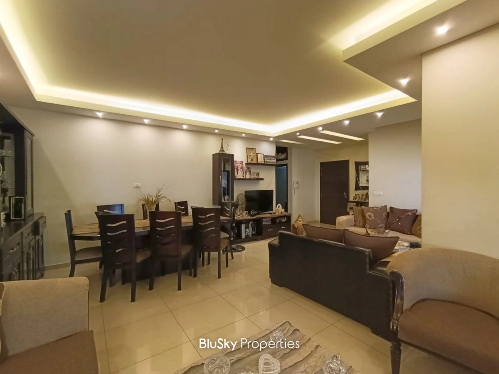 Apartment 180m² for Sale in Bouar — الصورة 2