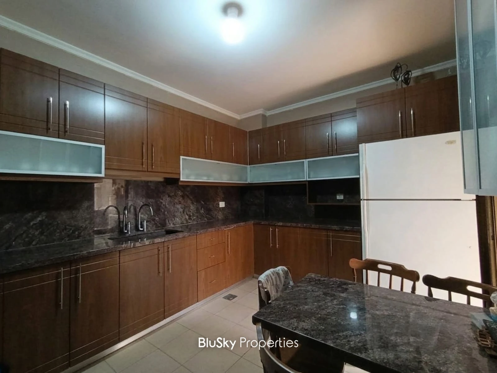 Apartment 180m² for Sale in Bouar — الصورة 4