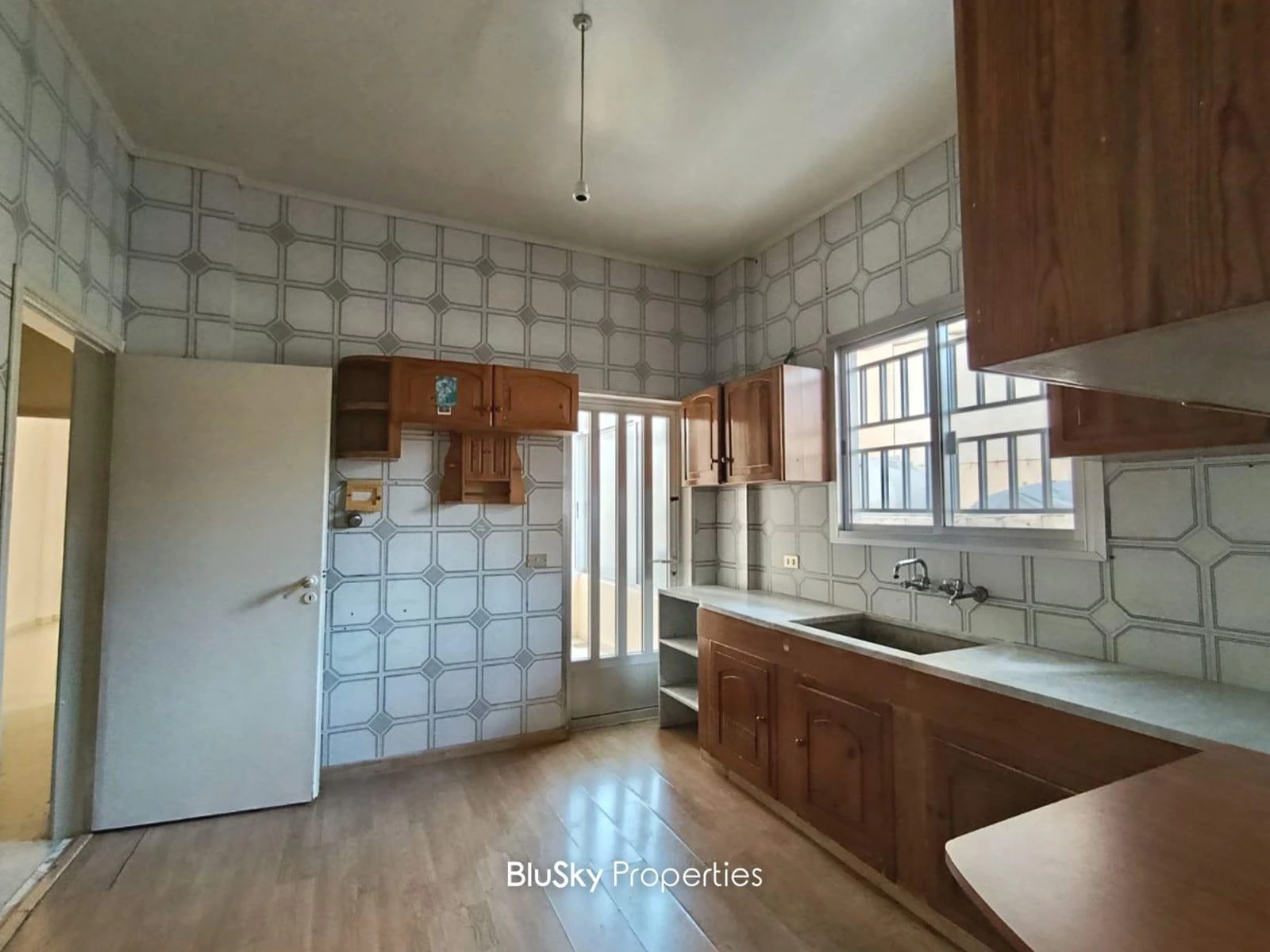 Apartment 200m² for Sale in Bouar — الصورة 3
