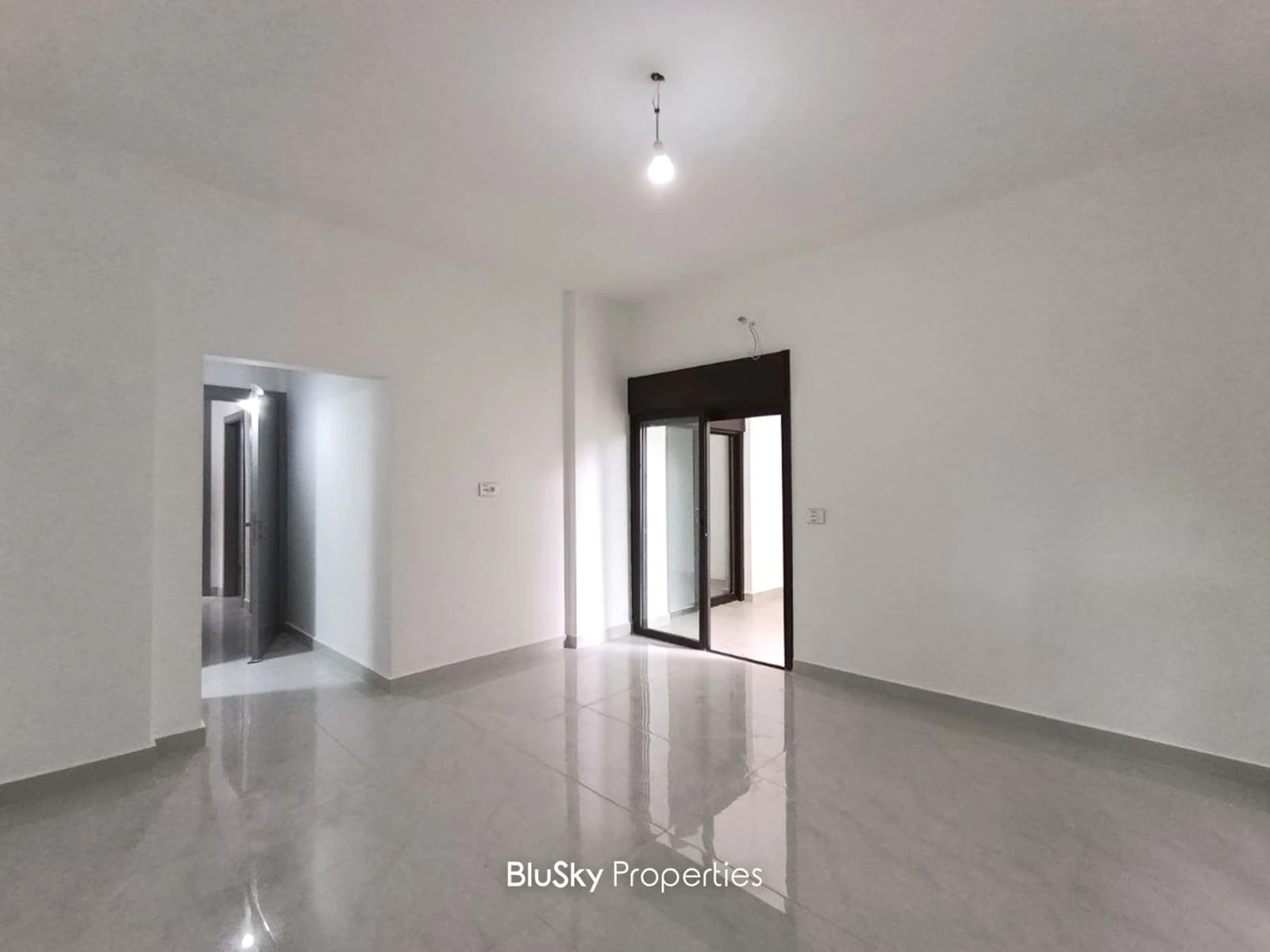Apartment 225m² with Sea View for Sale in Bouar — الصورة 2
