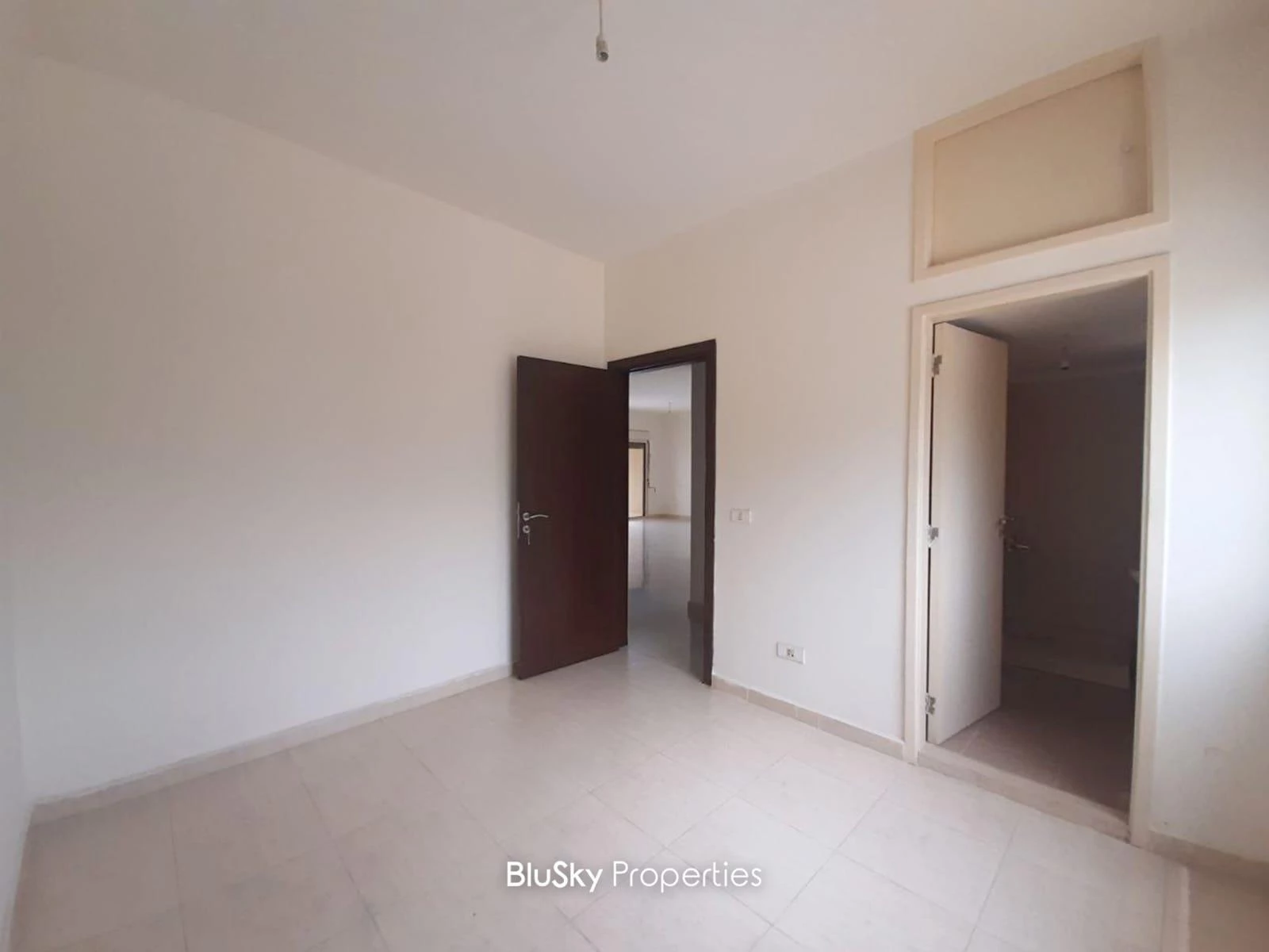 Duplex 330m² Sea View for Sale in Bouar — الصورة 3