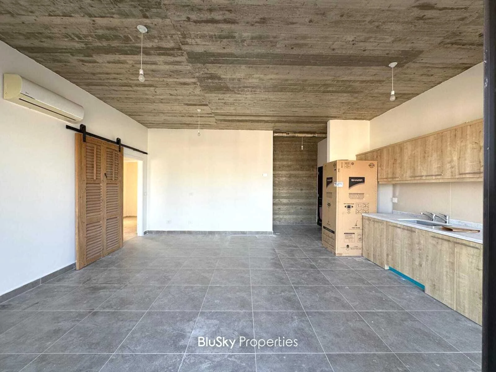 Apartment 97m² Garden for Rent in Bouar — photo 3