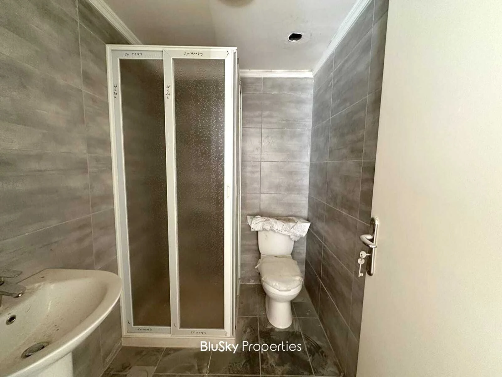Apartment 97m² Garden for Rent in Bouar — photo 5