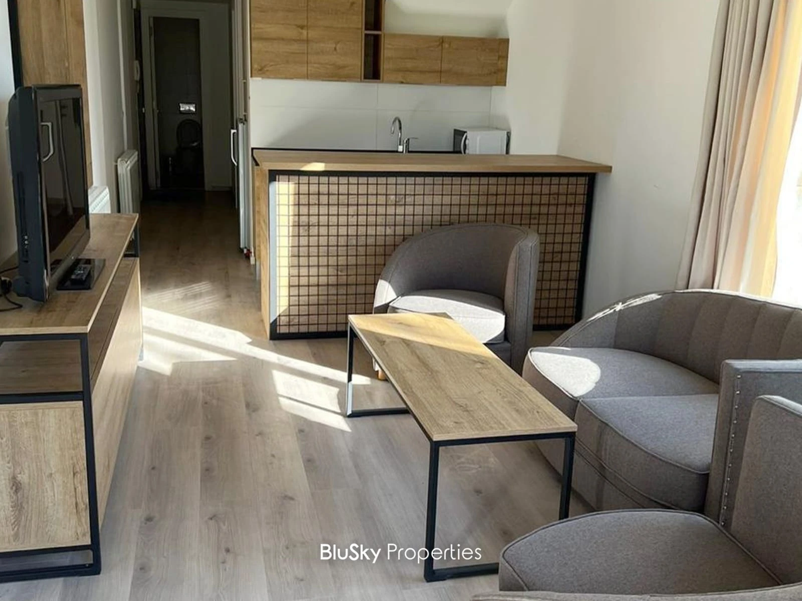 Chalet 100m² with Garden for Sale or Rent in Bqaatouta — الصورة 2