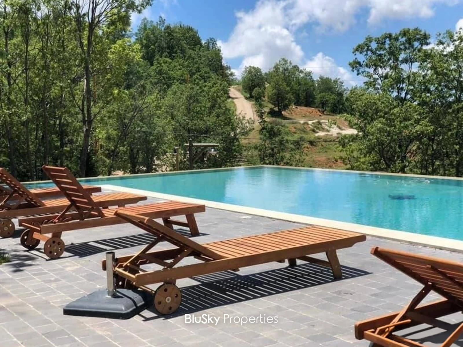 Chalet 60m² with Terrace for Sale in Bqaatouta — photo 3