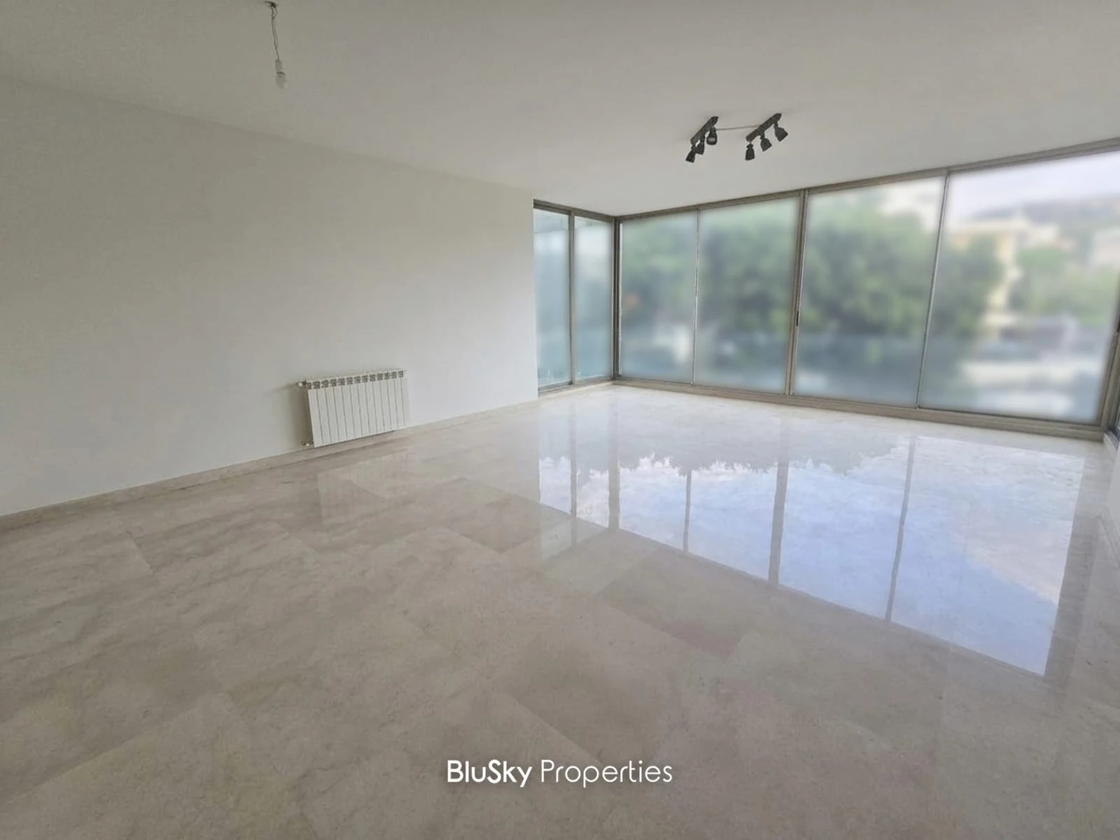 Apartment 165m² with Mountain View for Sale in Brazilia