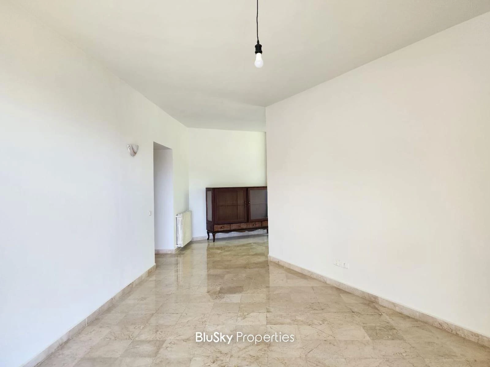 Apartment 100m² Balcony for Rent in Broumana — الصورة 4