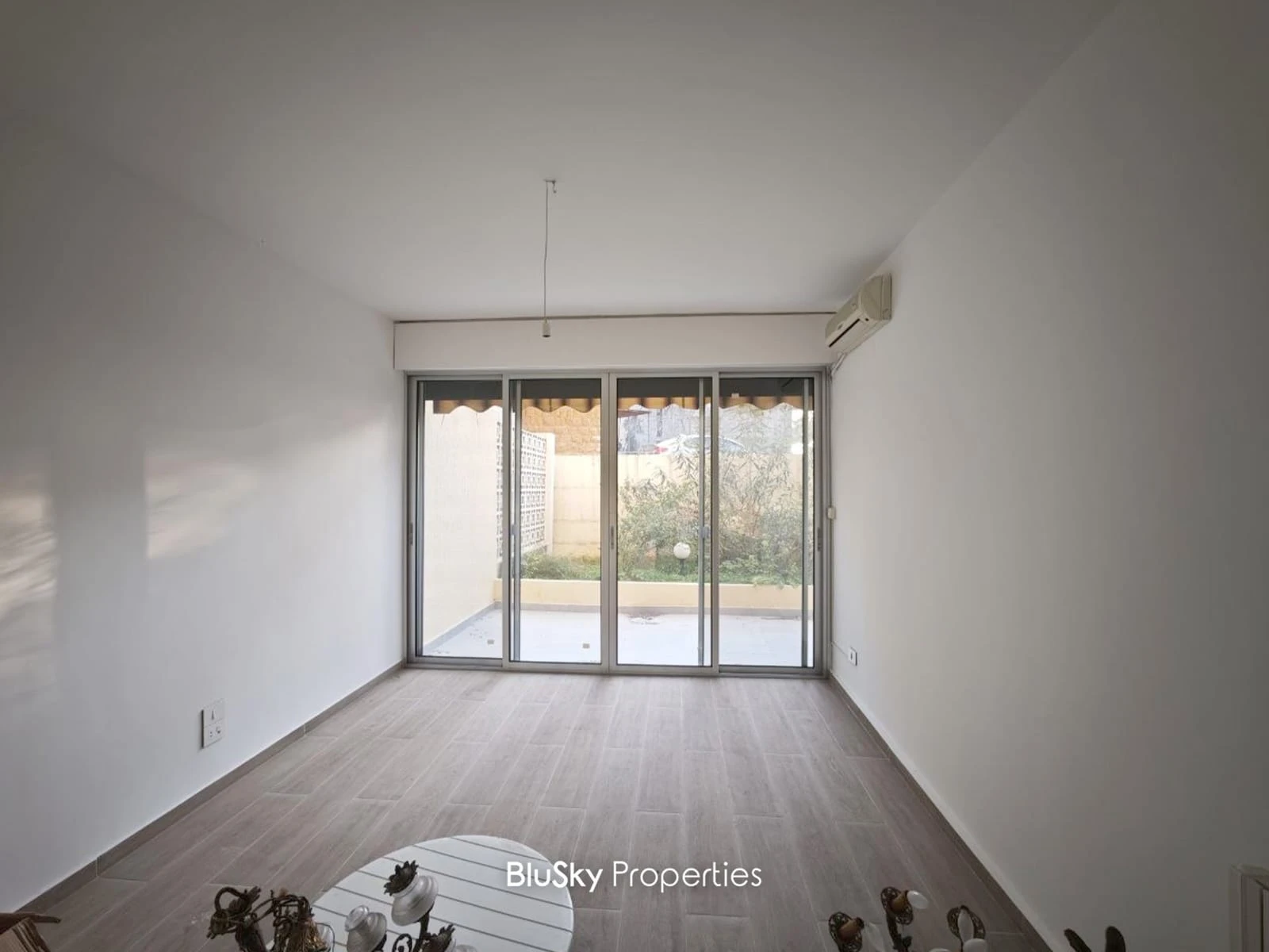 Apartment 160m² with Terrace for Sale in Broumana