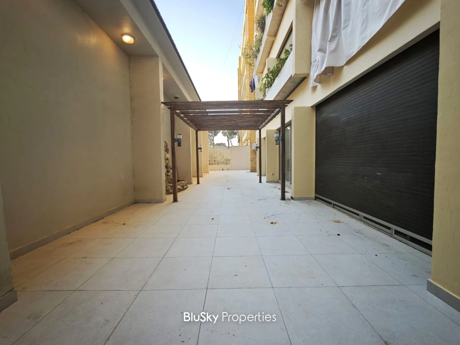 Apartment 160m² with Terrace for Sale in Broumana — الصورة 2