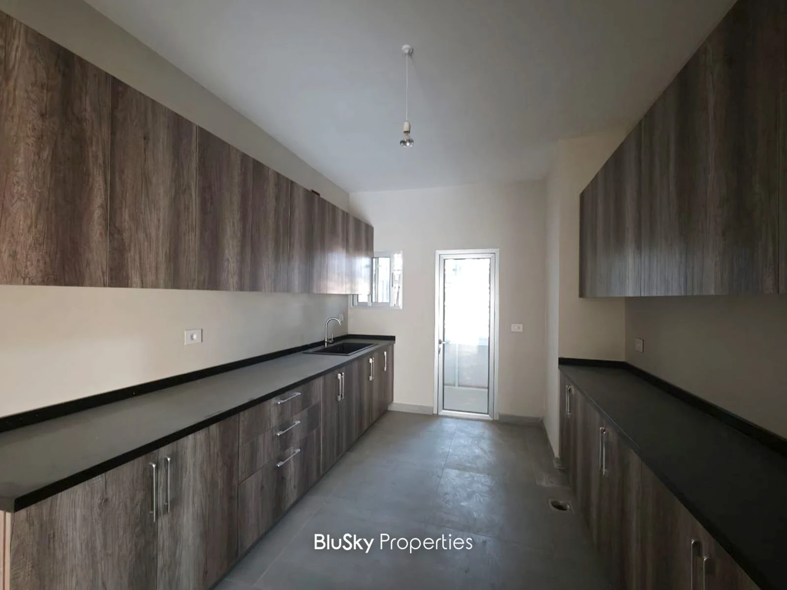 Apartment 160m² with Terrace for Sale in Broumana — الصورة 4