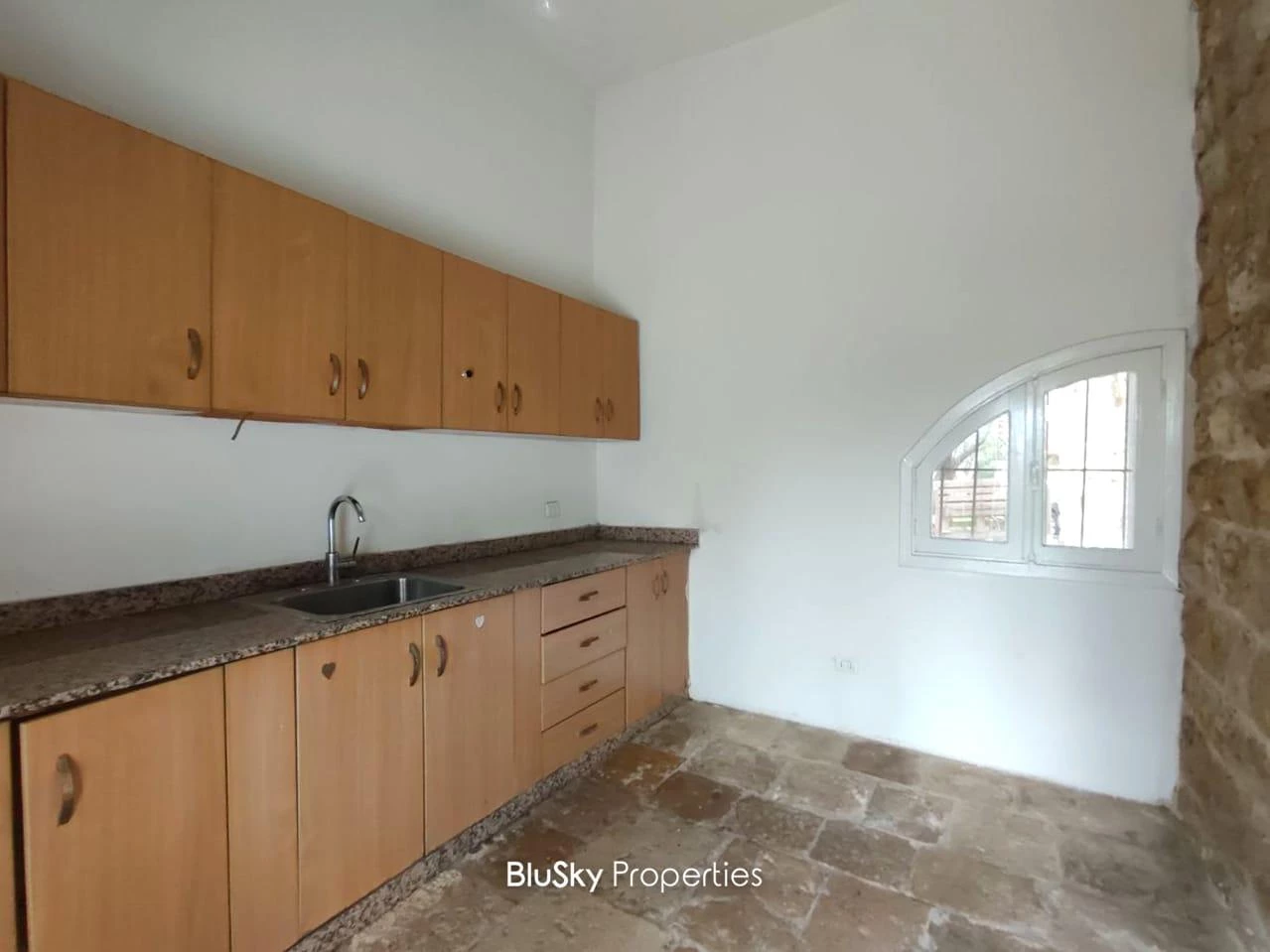 Apartment 170m² Terrace for Rent in Broumana — الصورة 4