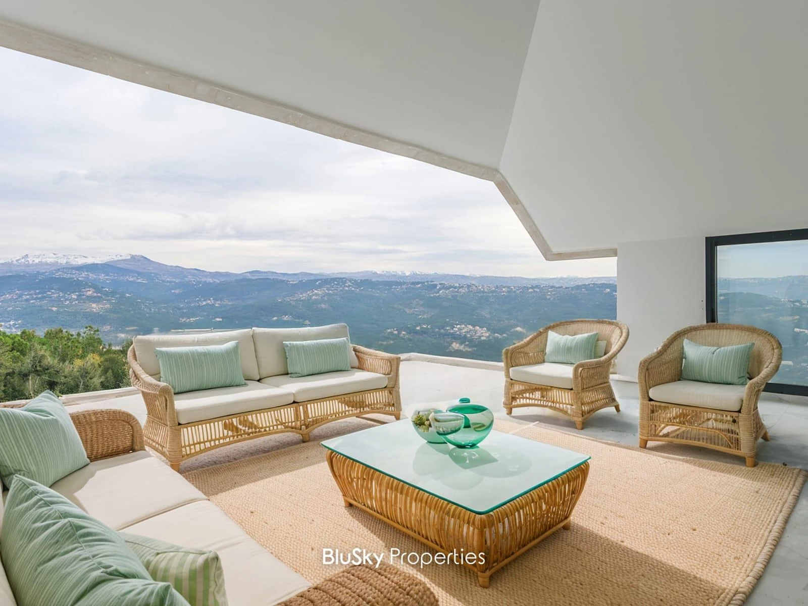 Apartment 170m² Terrace for Sale in Broumana
