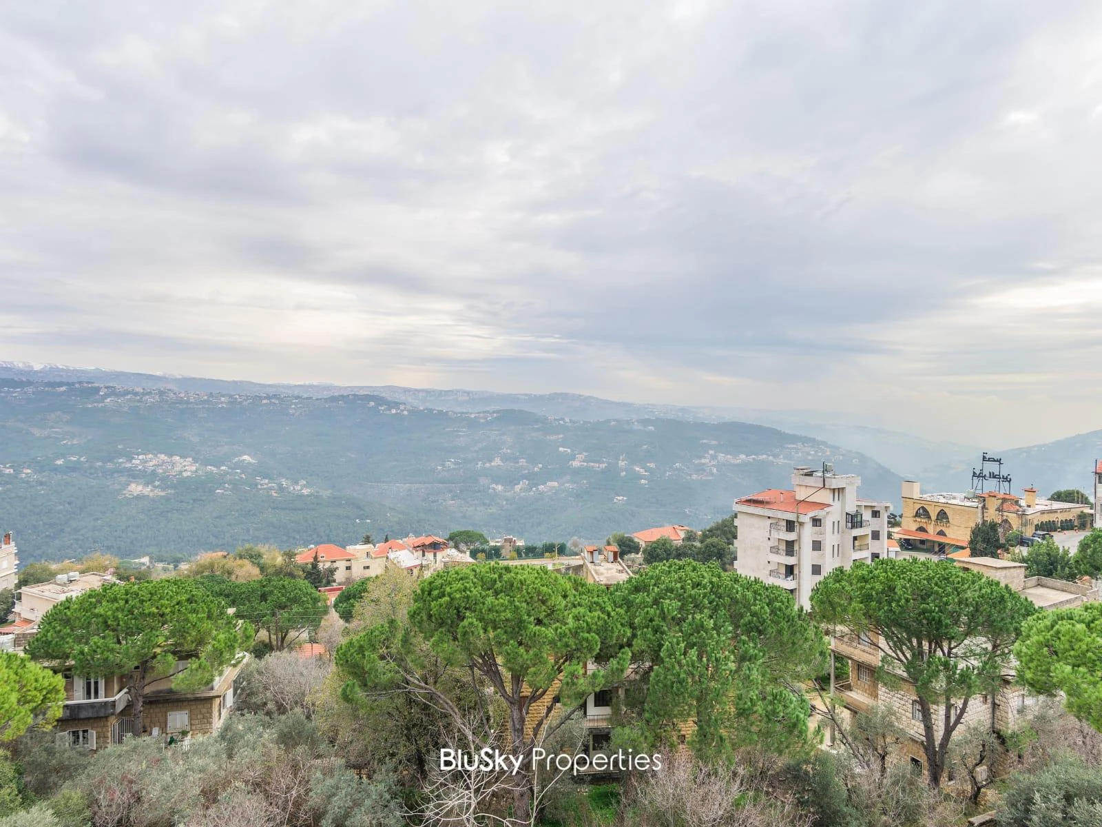Apartment 170m² Terrace for Sale in Broumana — الصورة 4