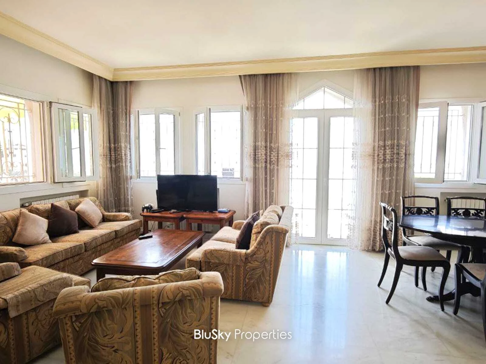 Apartment 180m² Terrace for Rent in Broumana — الصورة 3