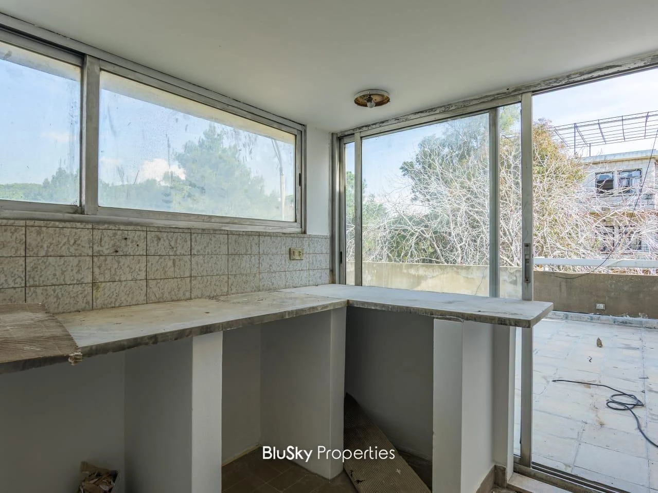 Apartment 200m² Balcony for Rent in Broumana — photo 4