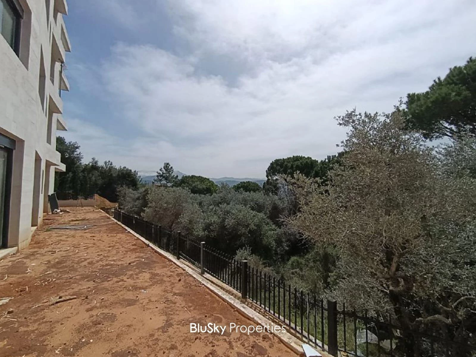 Apartment 200m² Terrace for Sale in Broumana — الصورة 2
