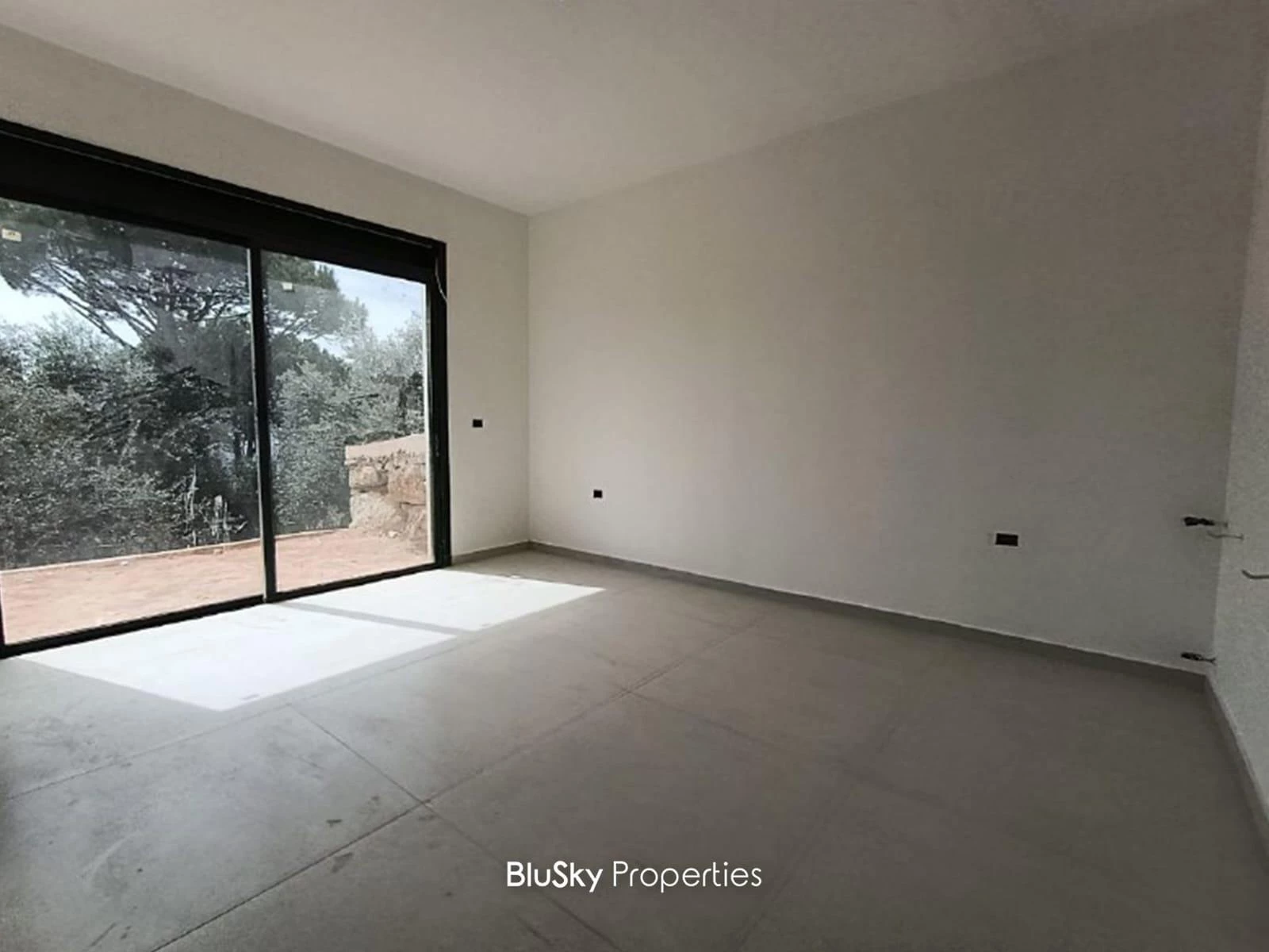Apartment 200m² Terrace for Sale in Broumana — الصورة 3