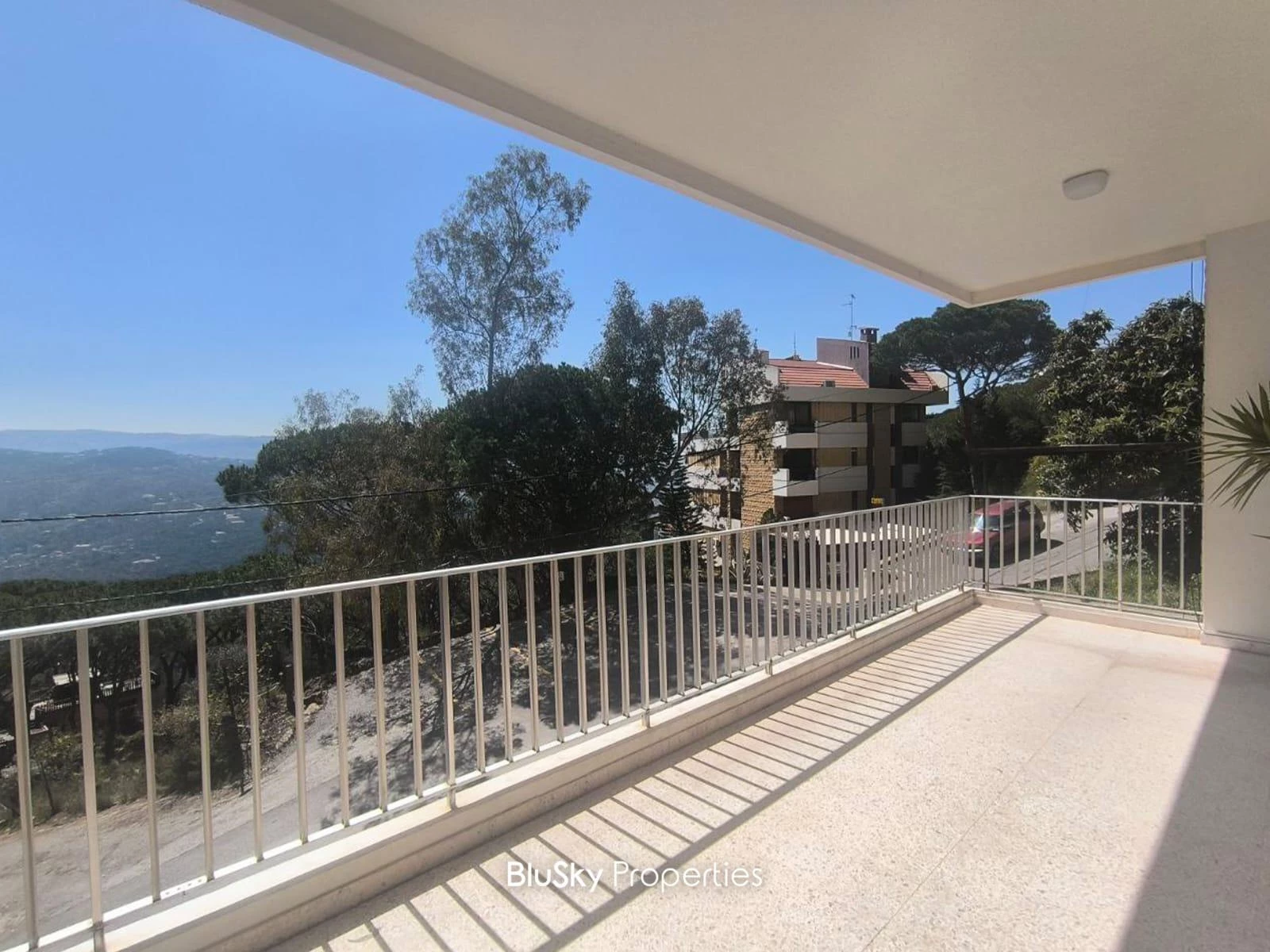 Apartment 220m² Balcony for Sale in Broumana — الصورة 2