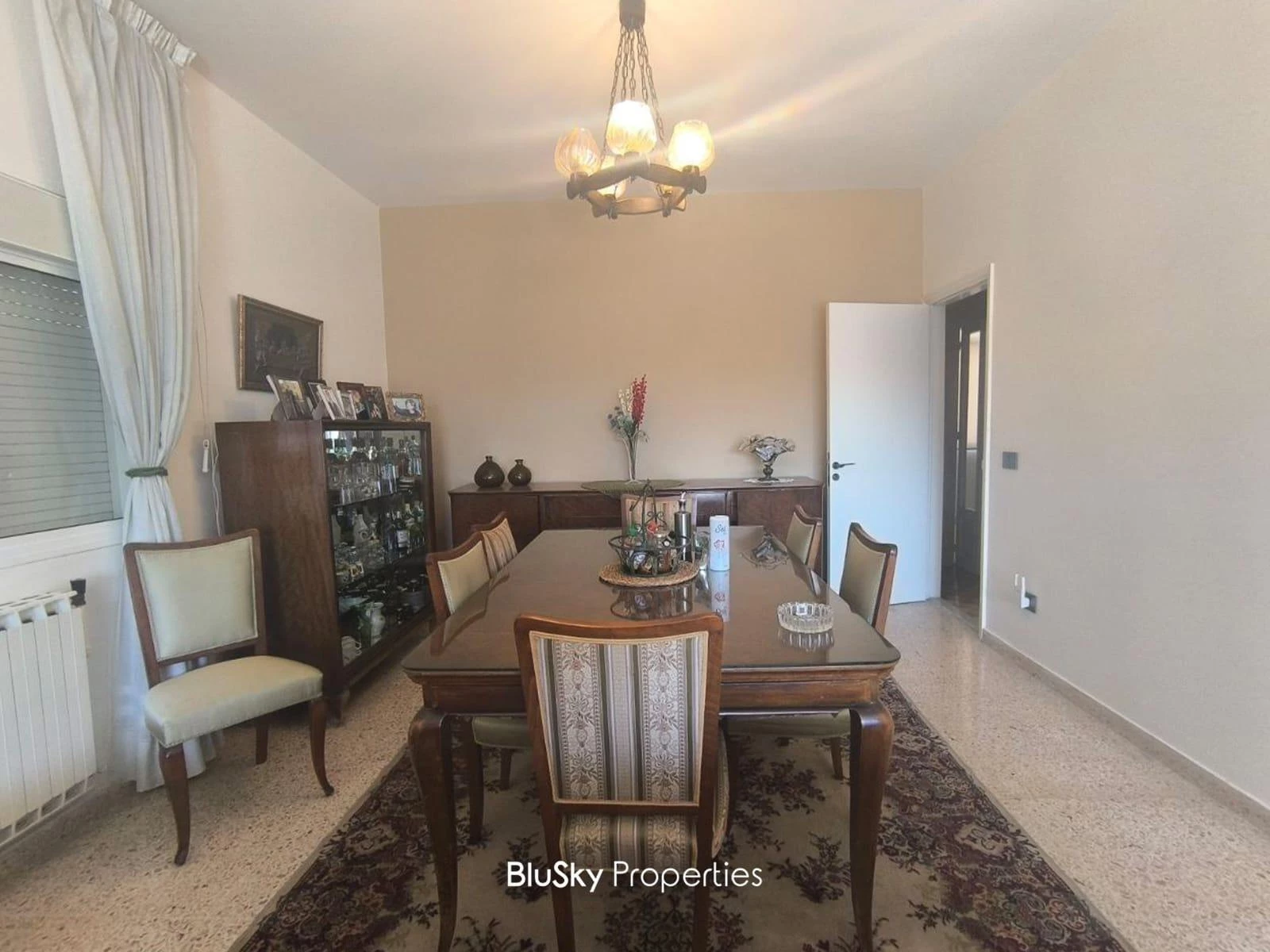Apartment 220m² Balcony for Sale in Broumana — الصورة 3