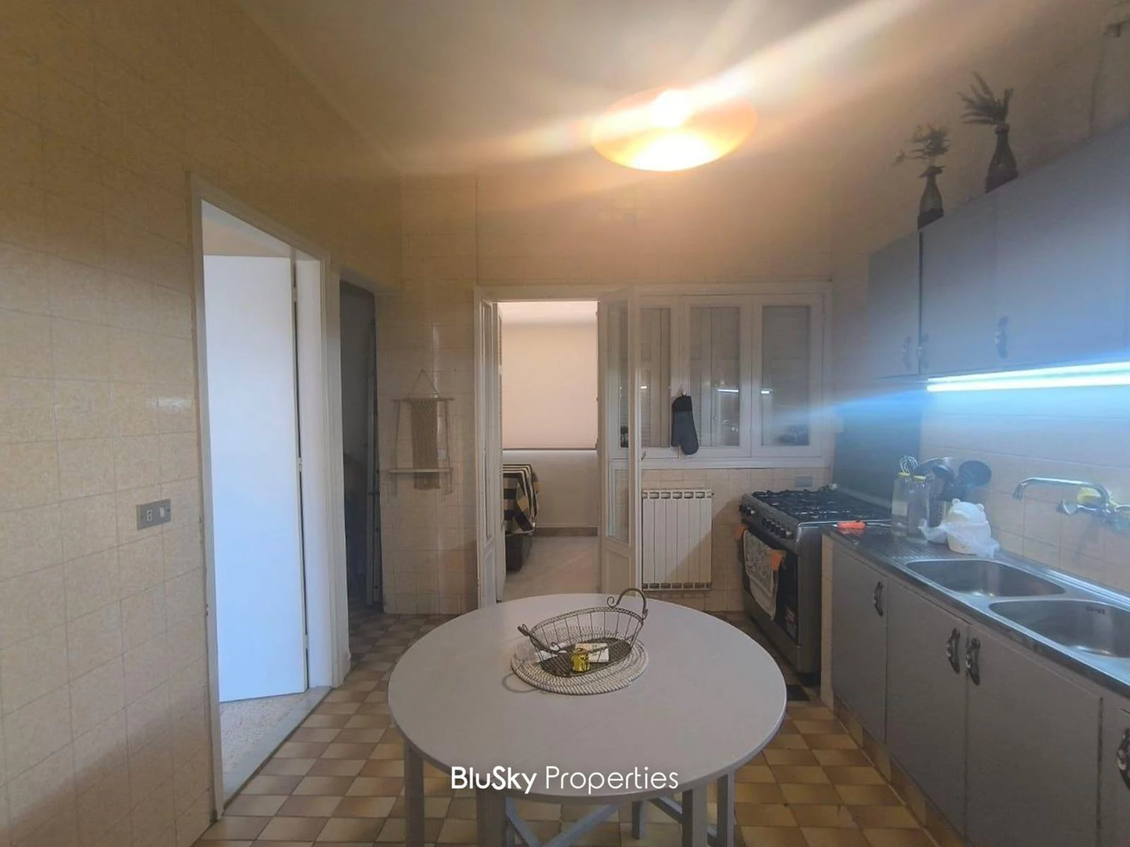 Apartment 220m² Balcony for Sale in Broumana — الصورة 5
