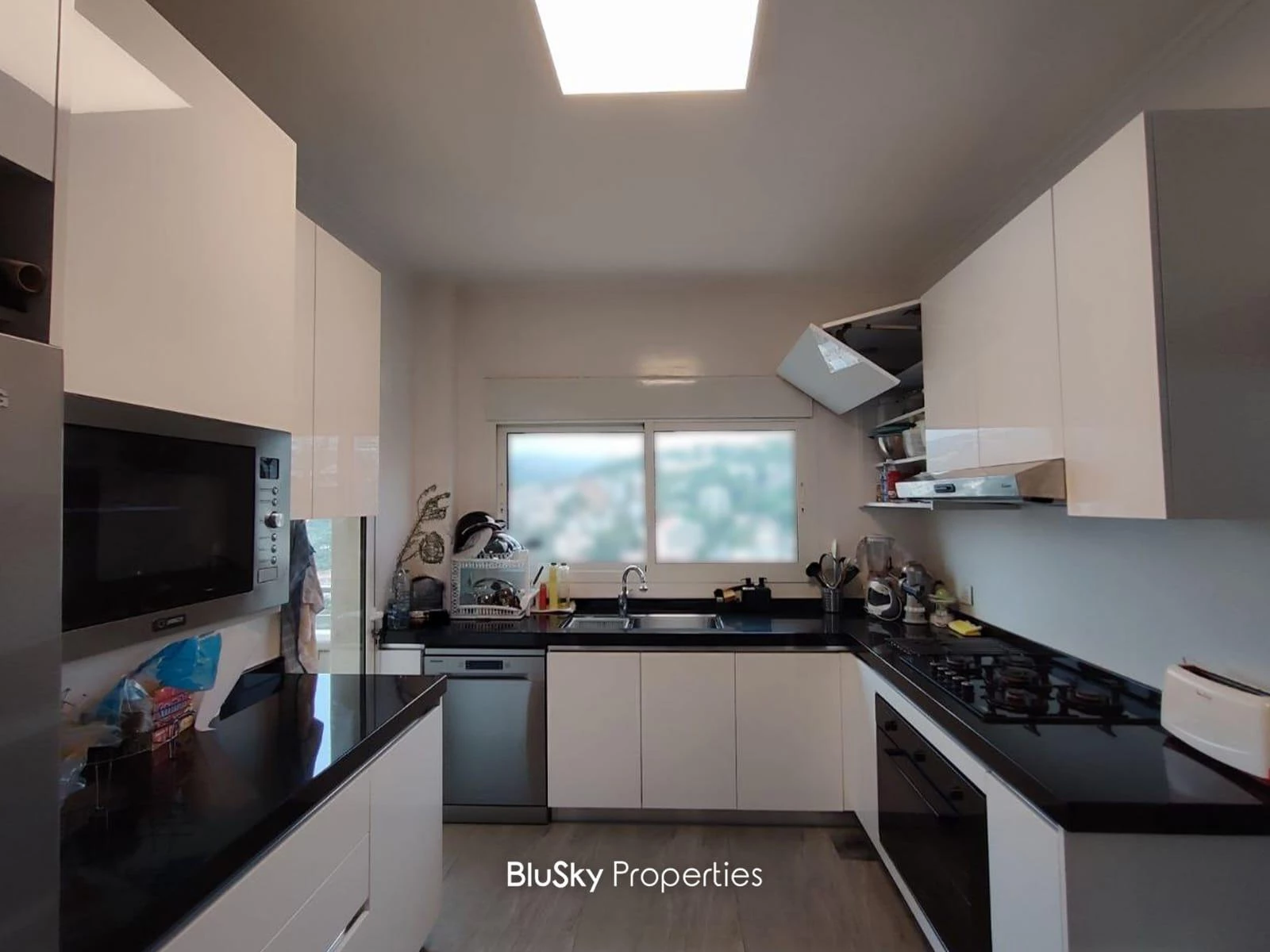 Duplex 230m² Terrace for Sale in Broumana — photo 4