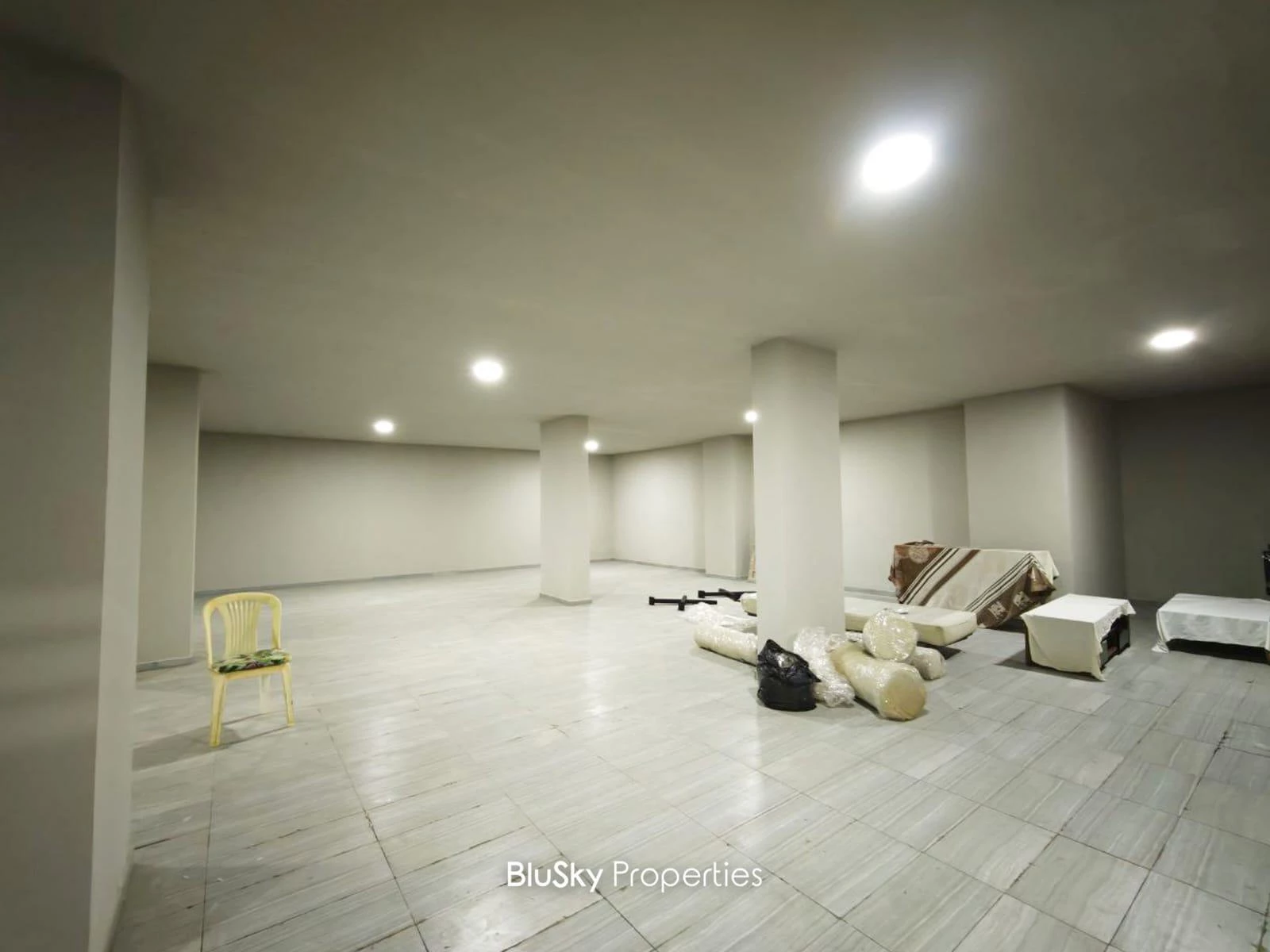 Warehouse 230m² for Sale or Rent in Broumana — photo 2