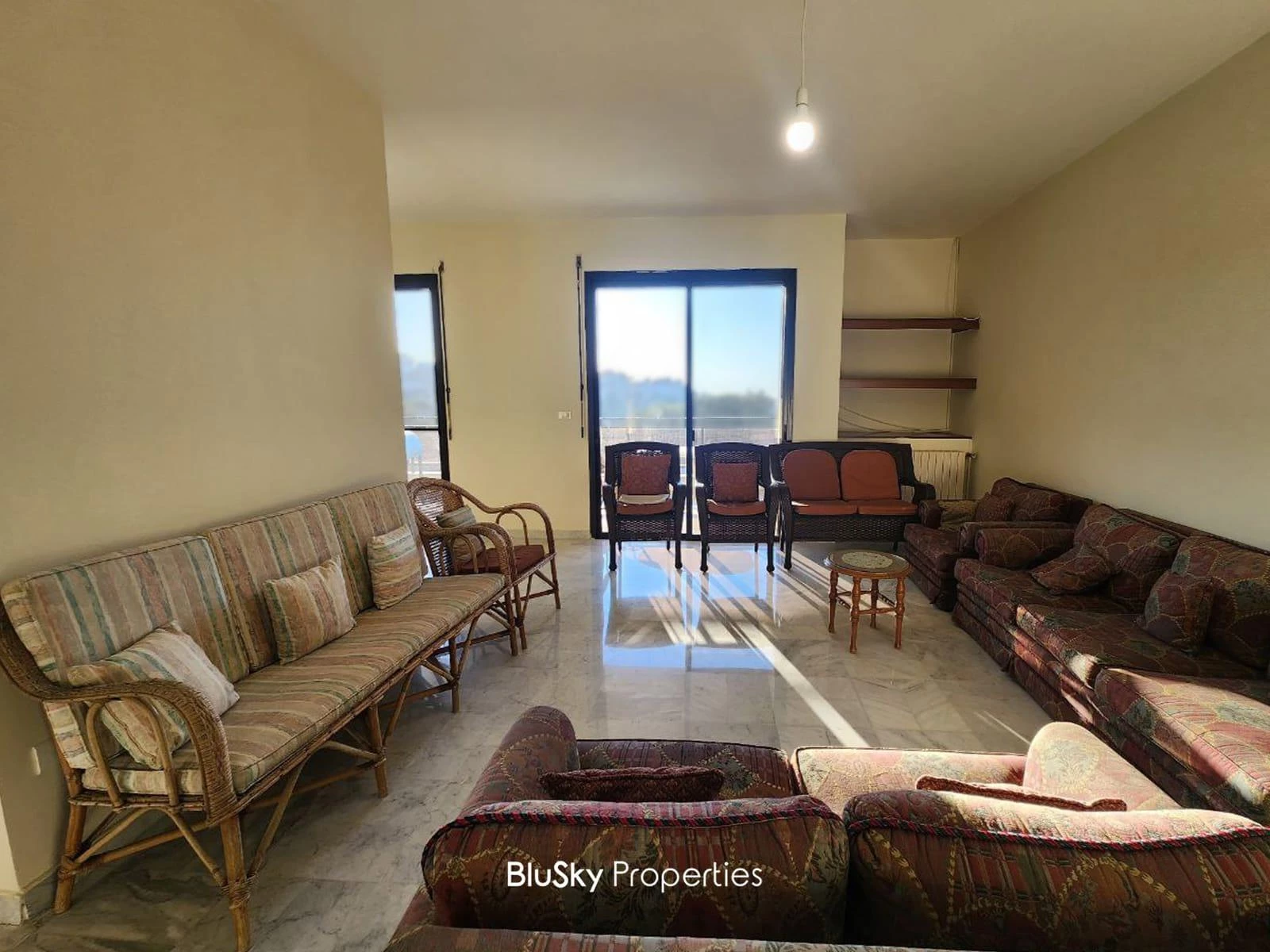 Apartment 240m² Terrace for Rent in Broumana