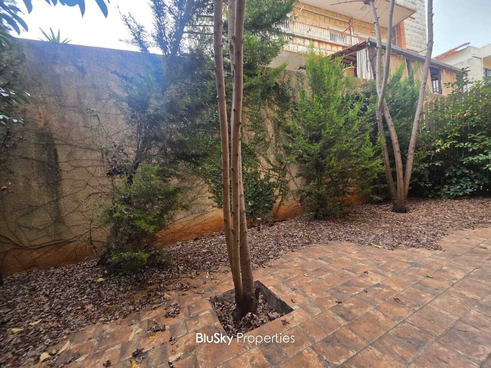 Duplex 240m² Terrace for Sale or Rent in Broumana — الصورة 3