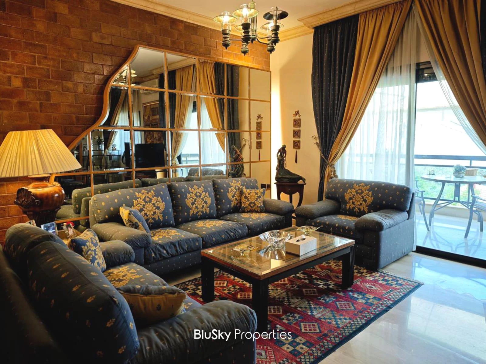 Apartment 240m² Garden for Rent in Broumana