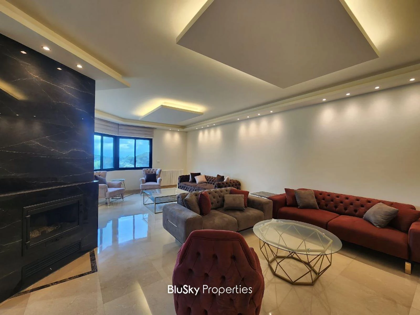 Apartment 275m² 3 Beds for Rent in Broumana