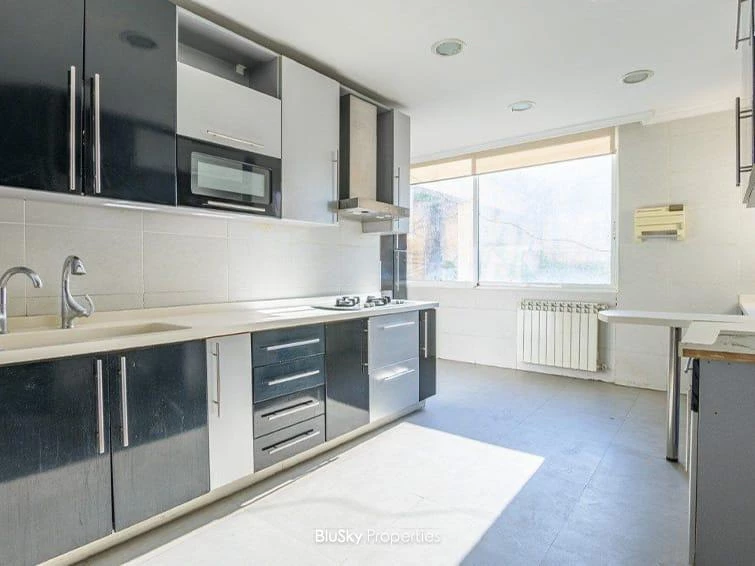 Apartment 275m² Sea View for Sale in Broumana — photo 2