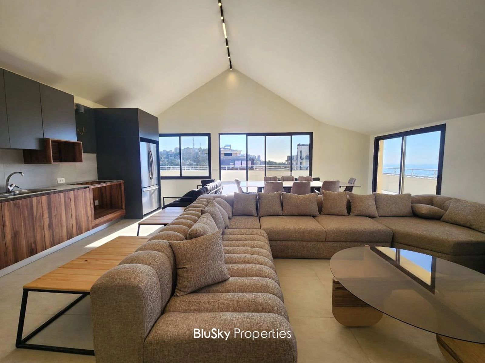 Apartment 350m² Sea View for Rent in Broumana