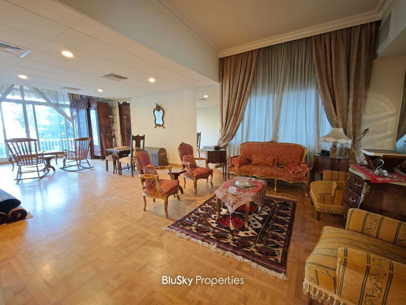 Apartment 350m² Mountain View for Sale or Rent in Broumana