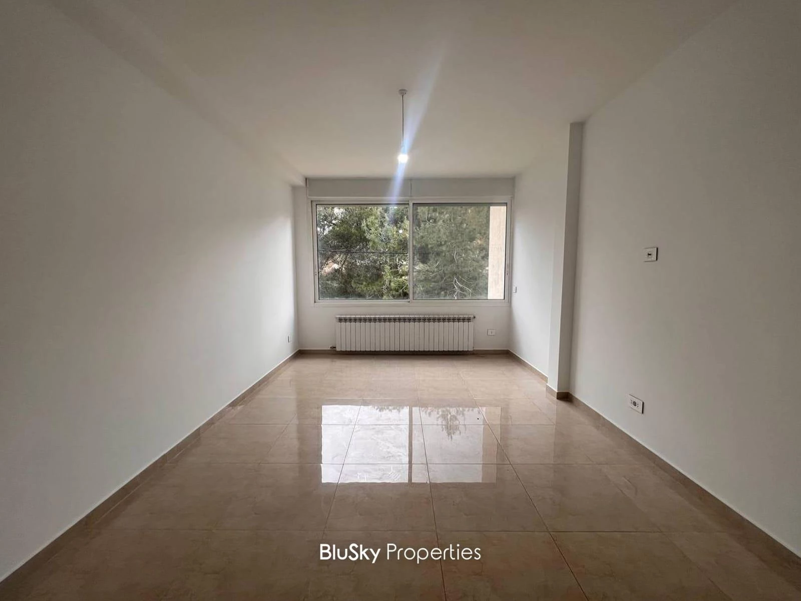 Apartment 400m² Balcony for Rent in Broumana — الصورة 3