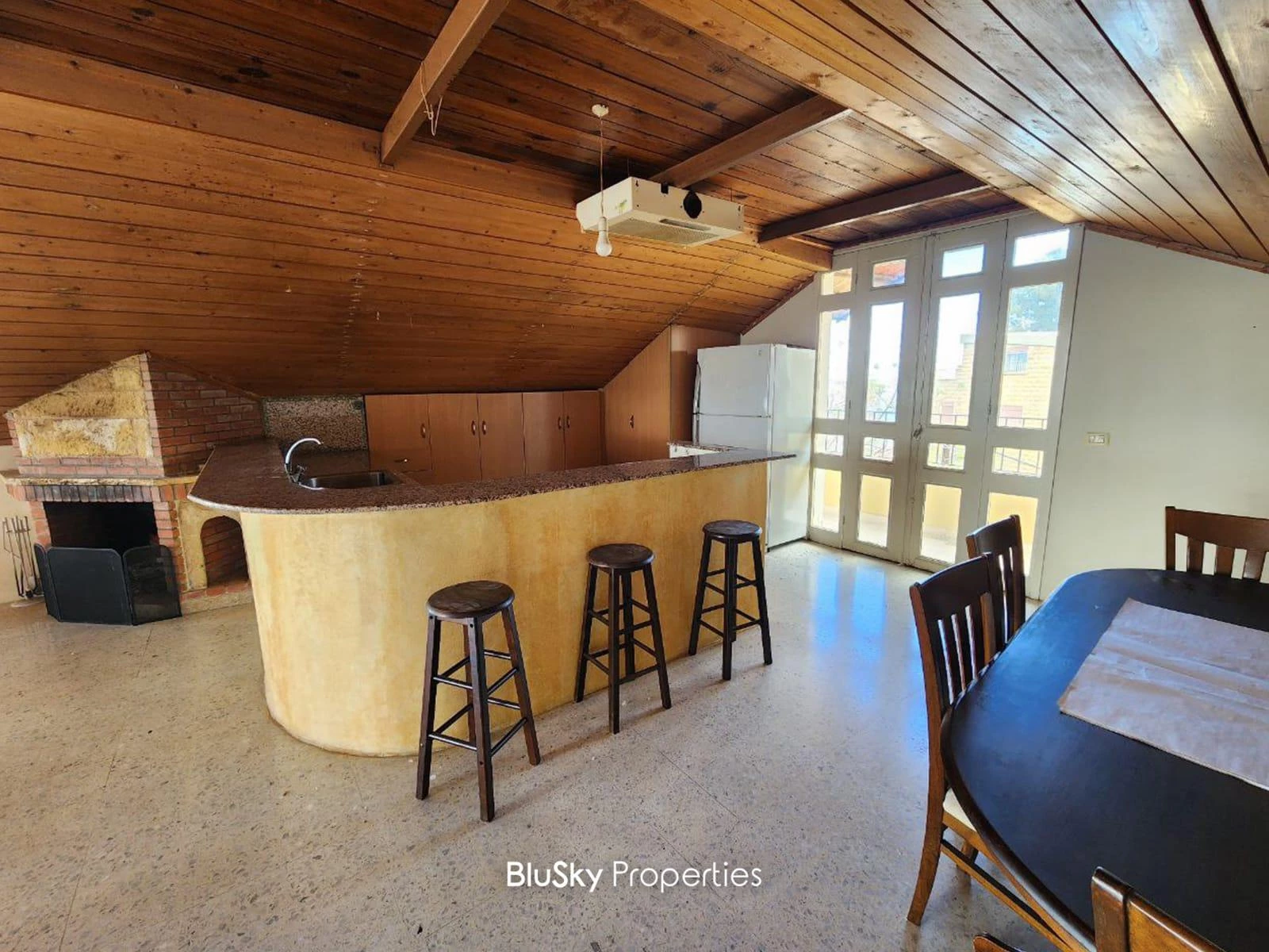 Duplex 400m² Balcony for Rent in Broumana — الصورة 5