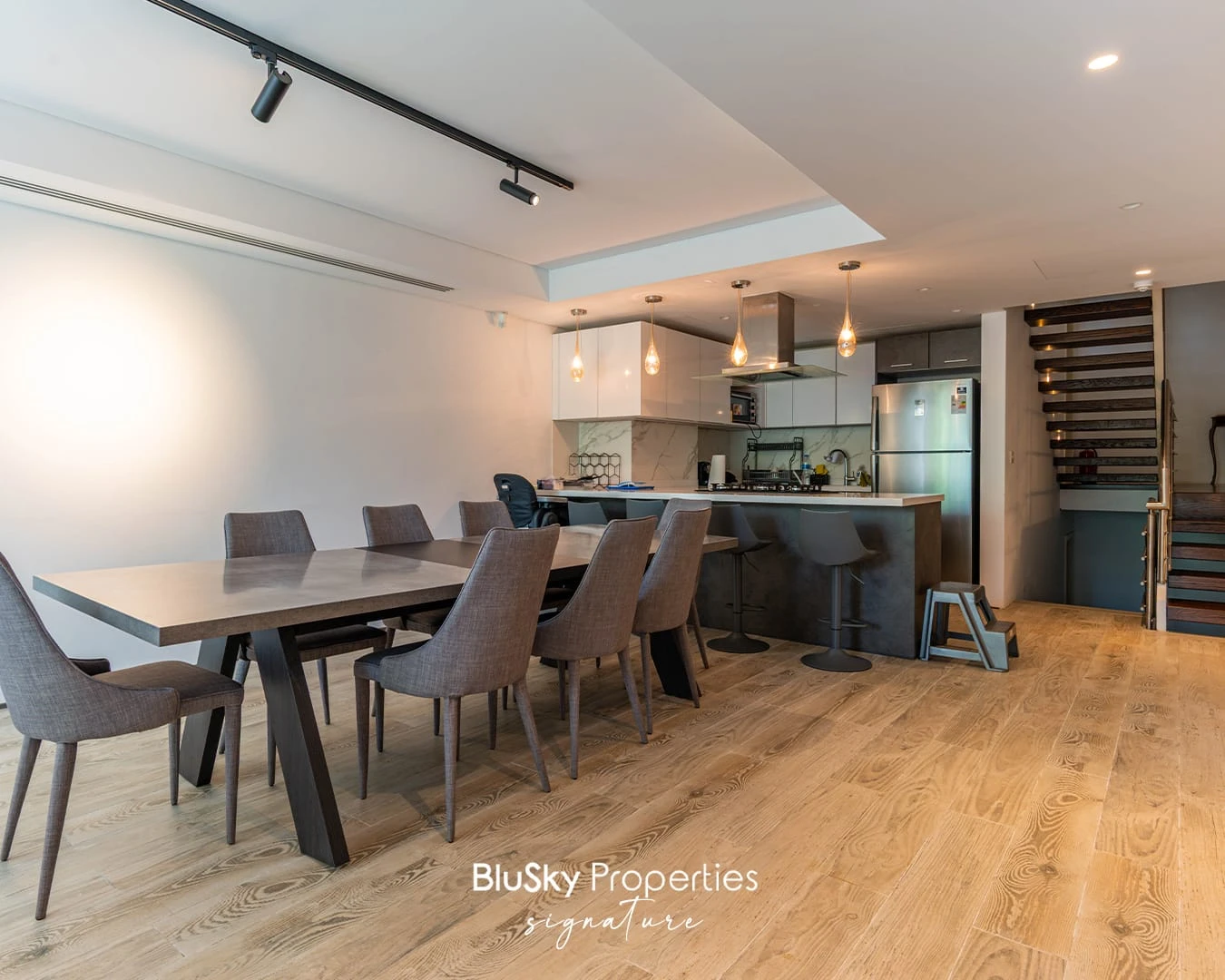 Townhouse 408m² with Garden for Sale in Broumana — الصورة 4