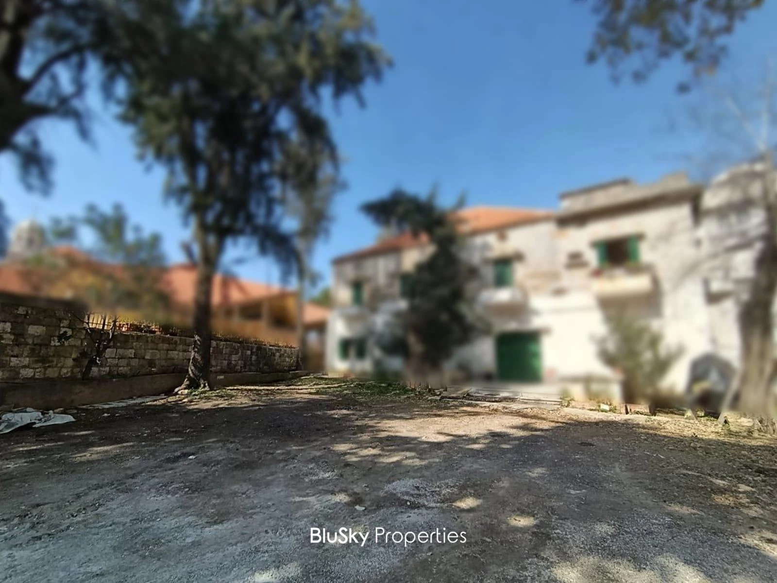 Land 600m² for Rent in Broumana