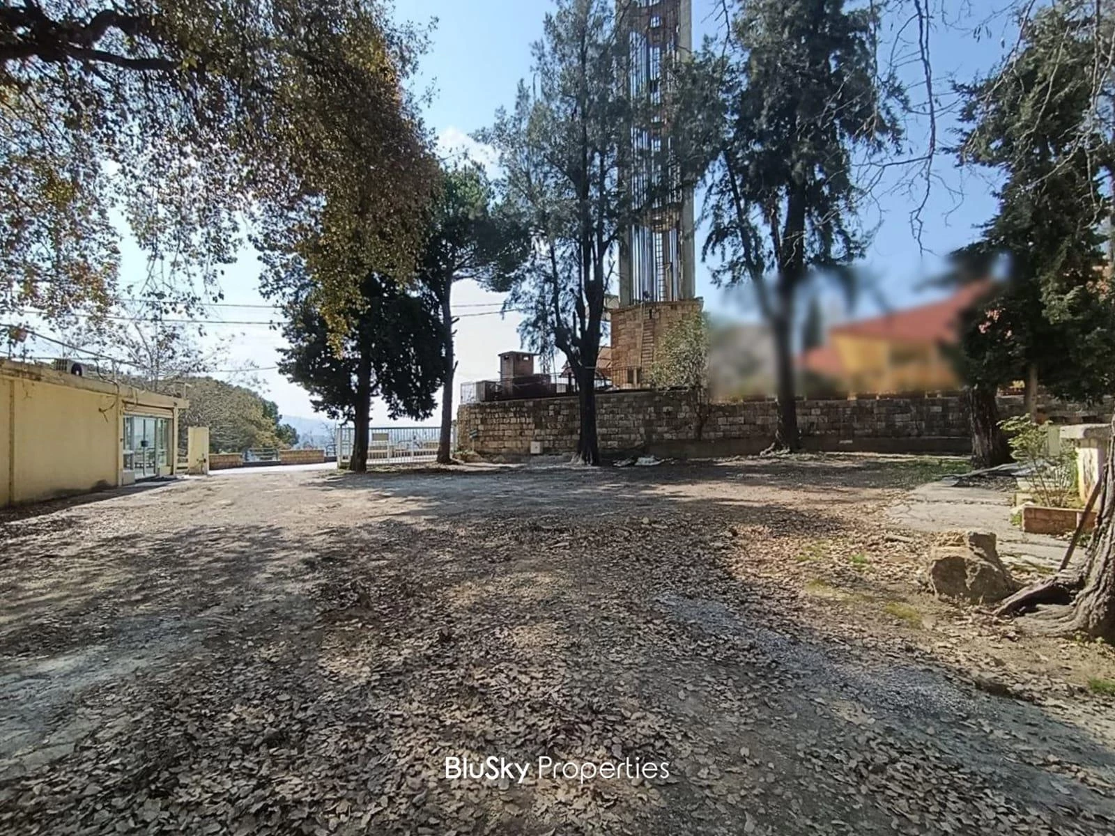 Land 600m² for Rent in Broumana — الصورة 4