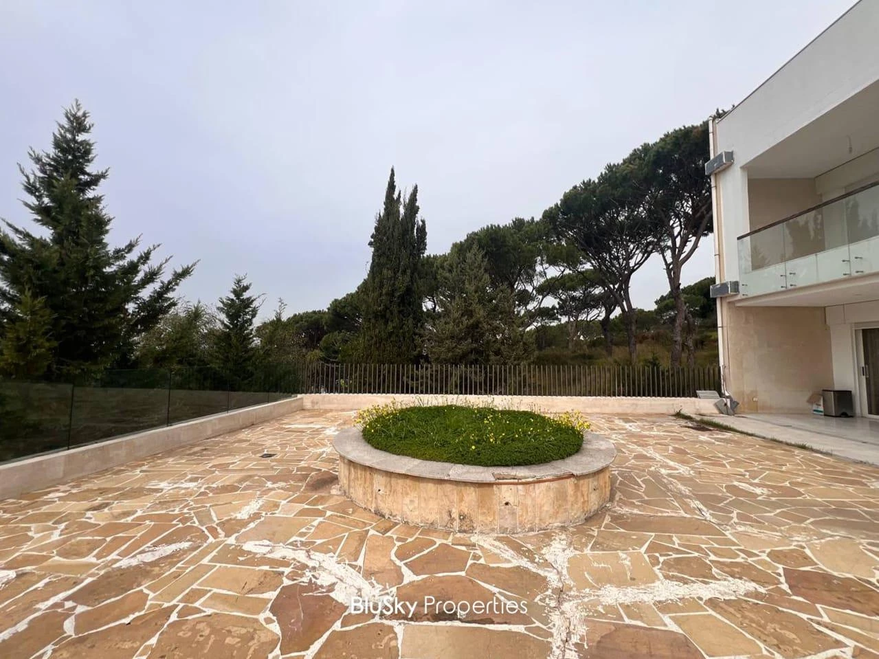 Villa 600m² Terrace for Rent in Broumana — الصورة 2