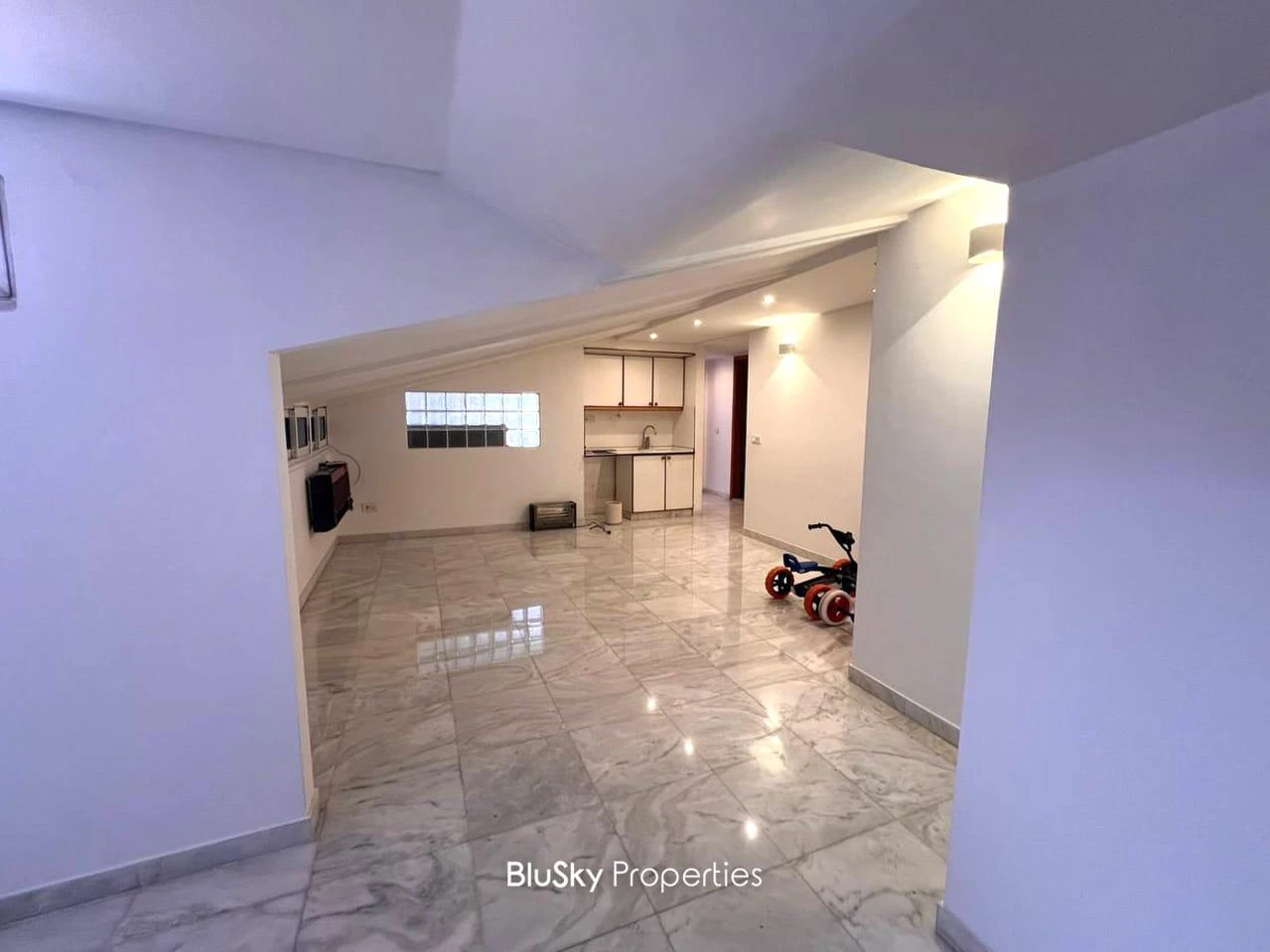 Villa 600m² Terrace for Rent in Broumana — الصورة 5