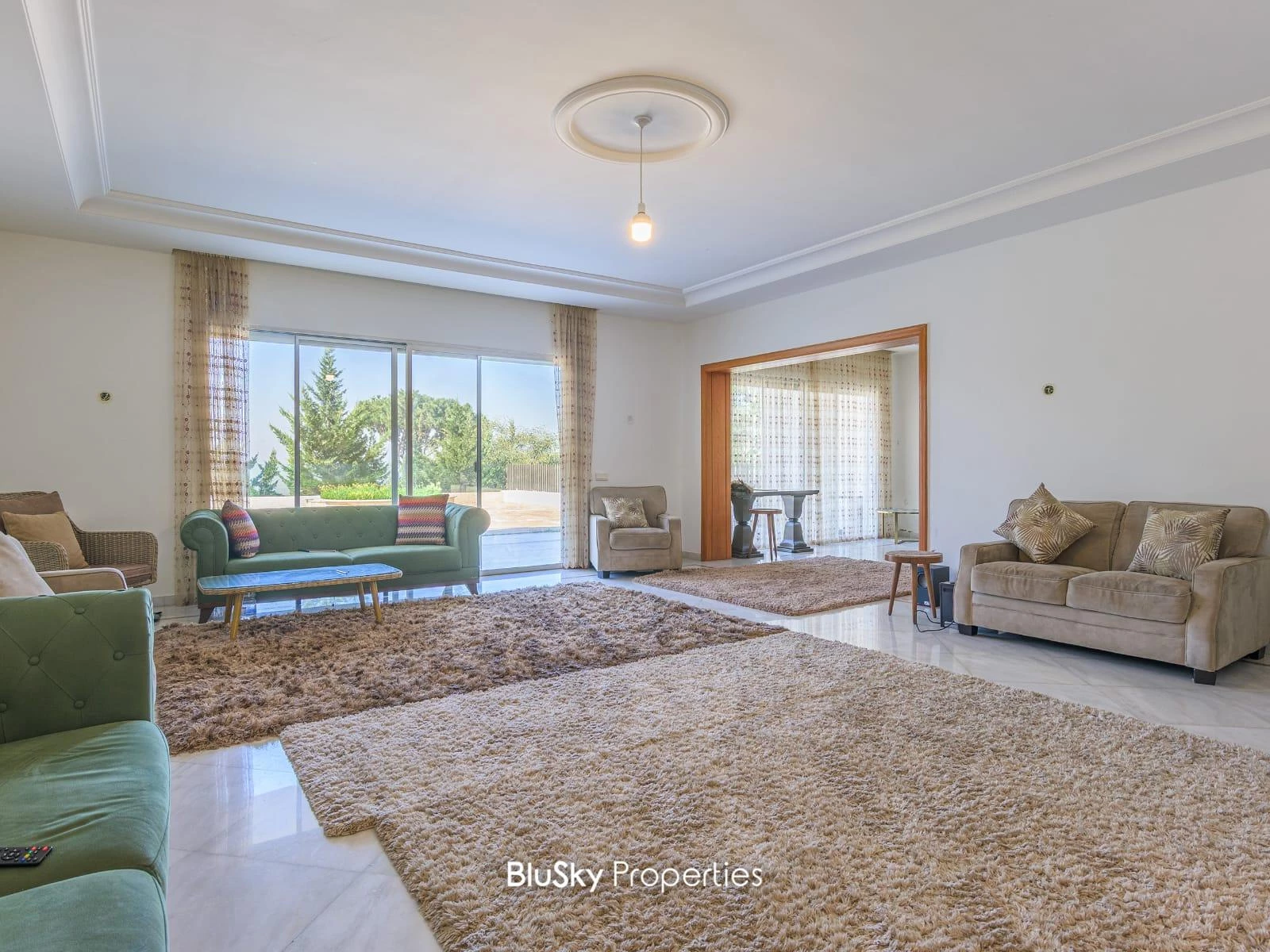 Villa 600m² Terrace for Sale in Broumana