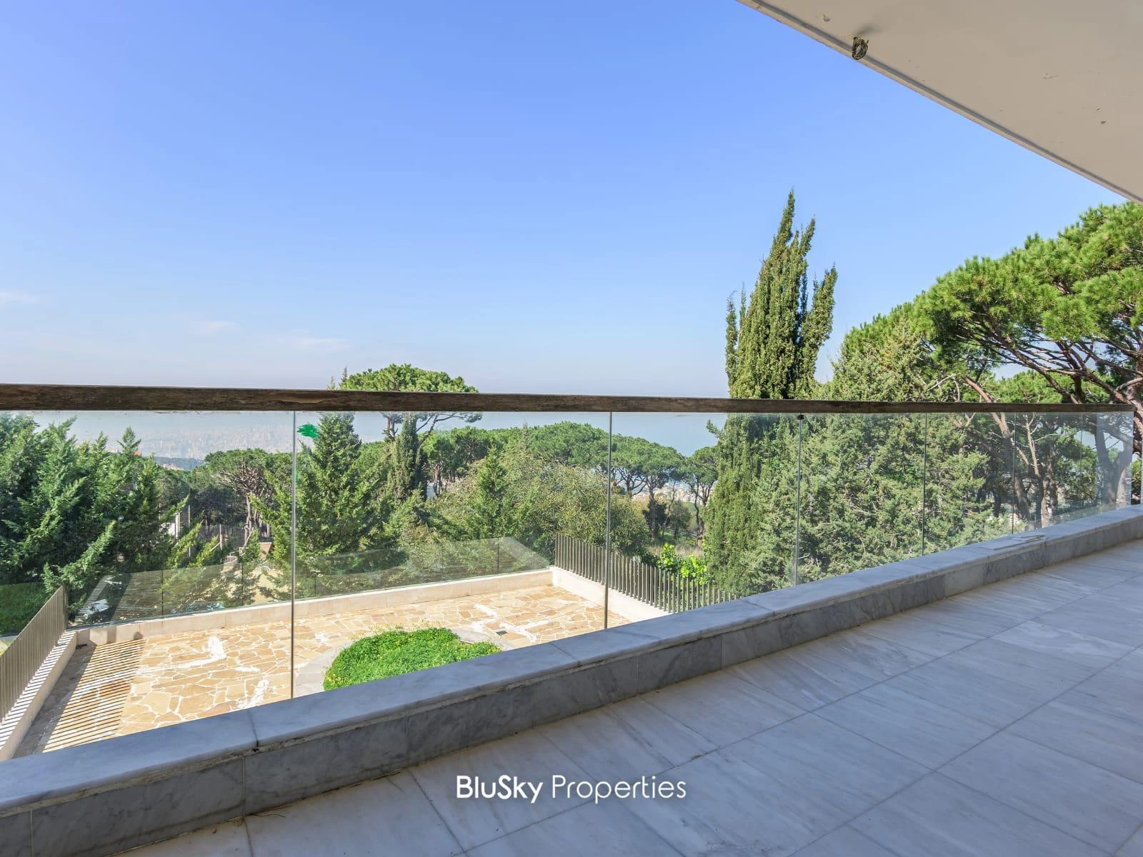 Villa 600m² Terrace for Sale in Broumana — الصورة 2