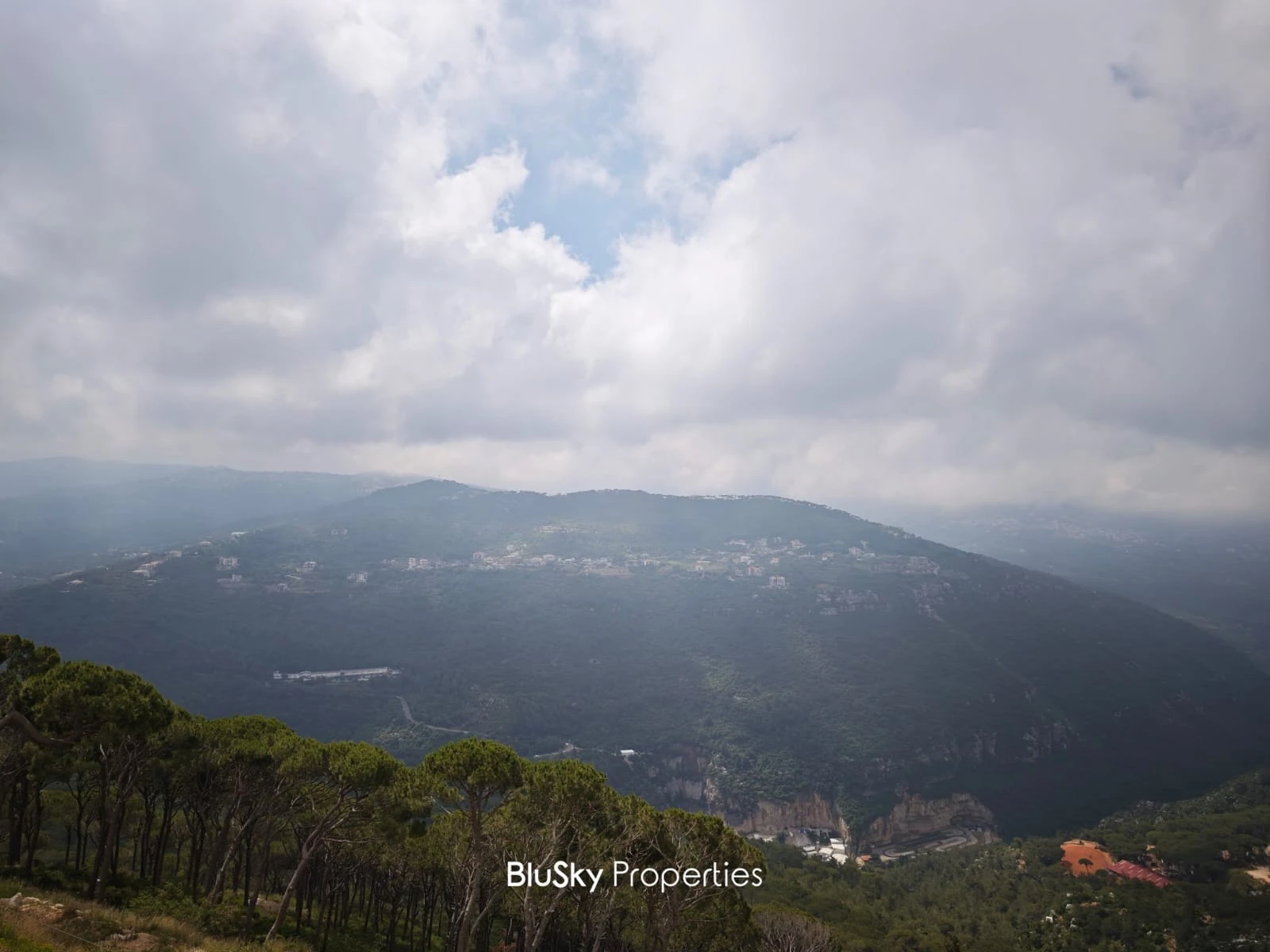 Apartment 65m² with Mountain View for Sale in Broumana — الصورة 2