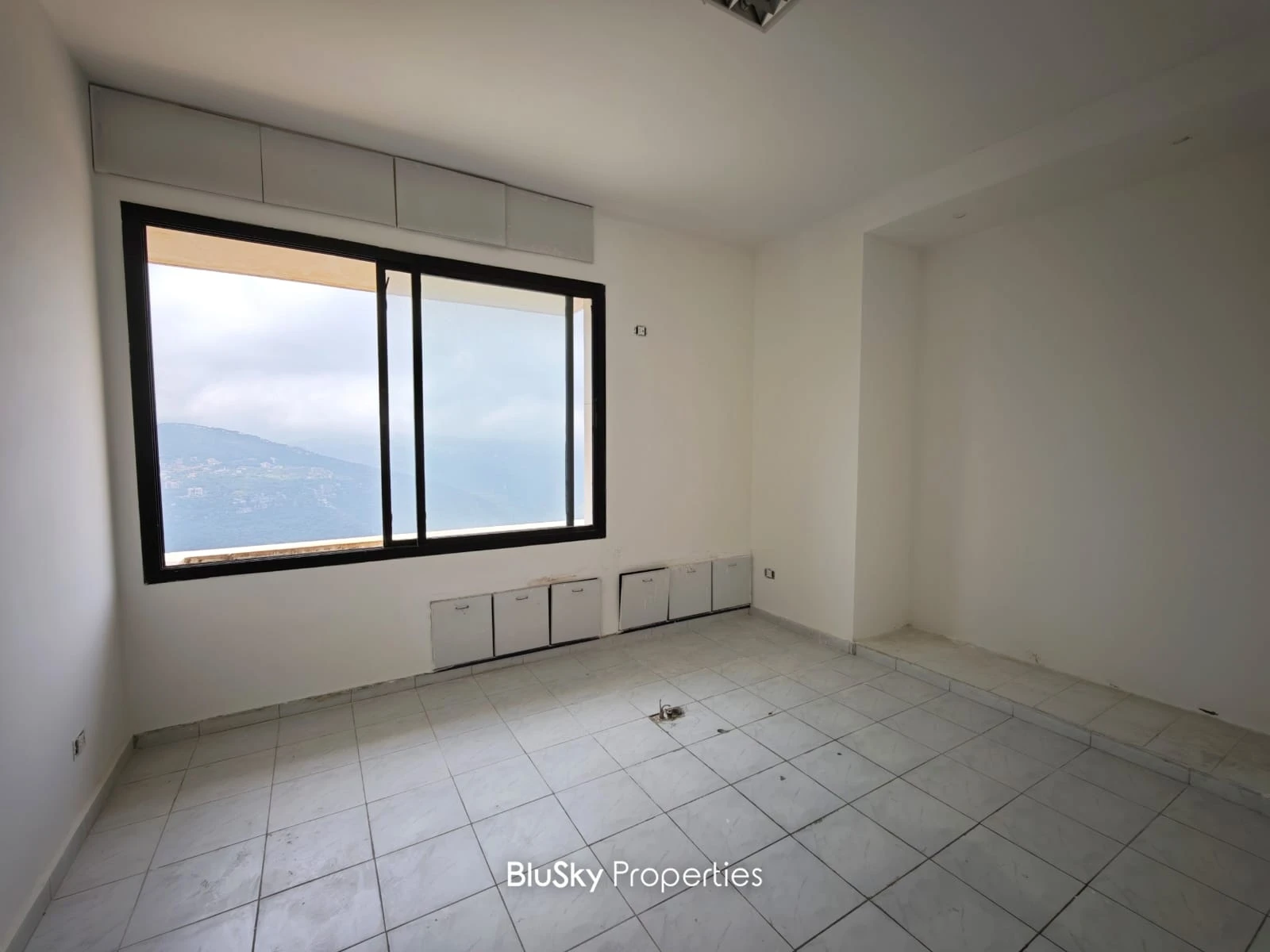 Apartment 65m² with Mountain View for Sale in Broumana — الصورة 3