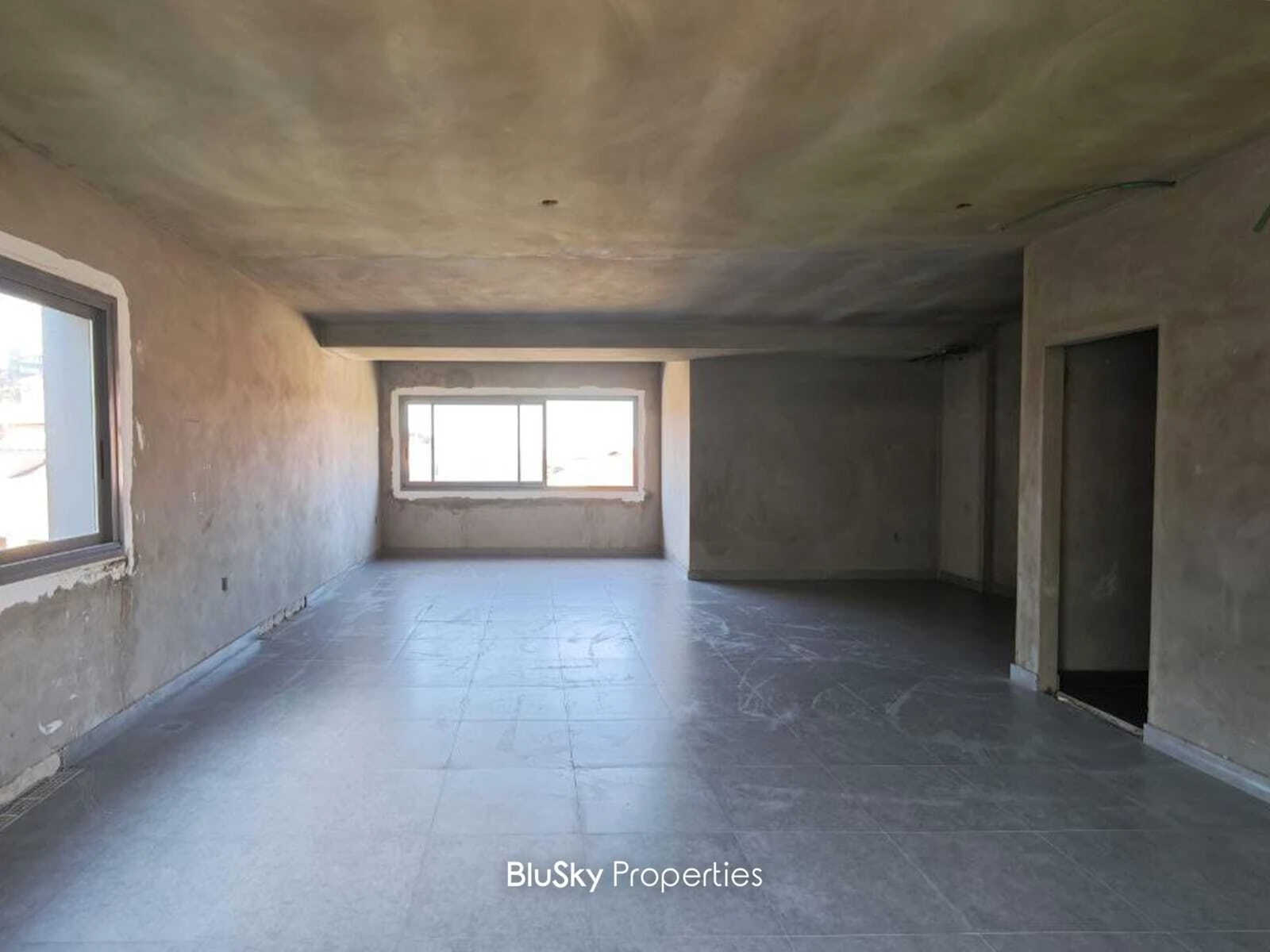 Office 115m² Mountain View for Rent in Bsalim