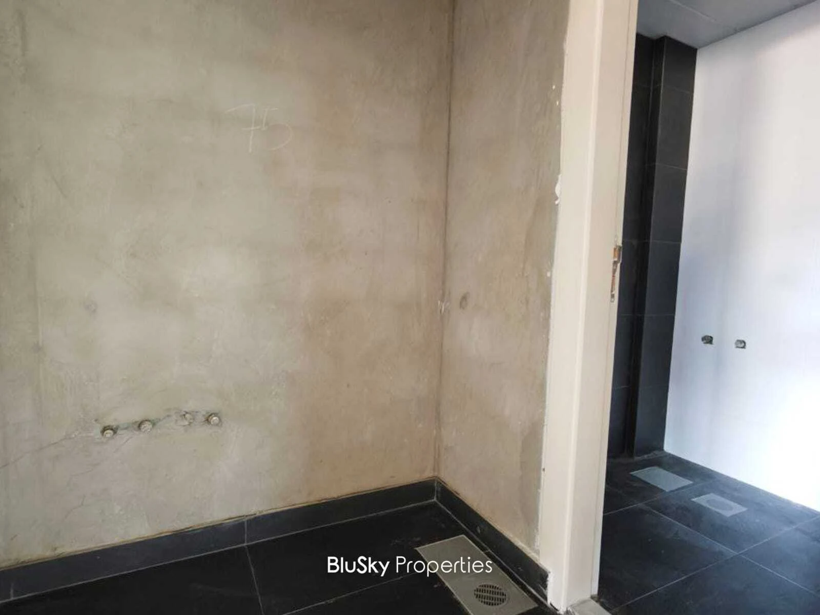 Office 115m² Mountain View for Rent in Bsalim — الصورة 4